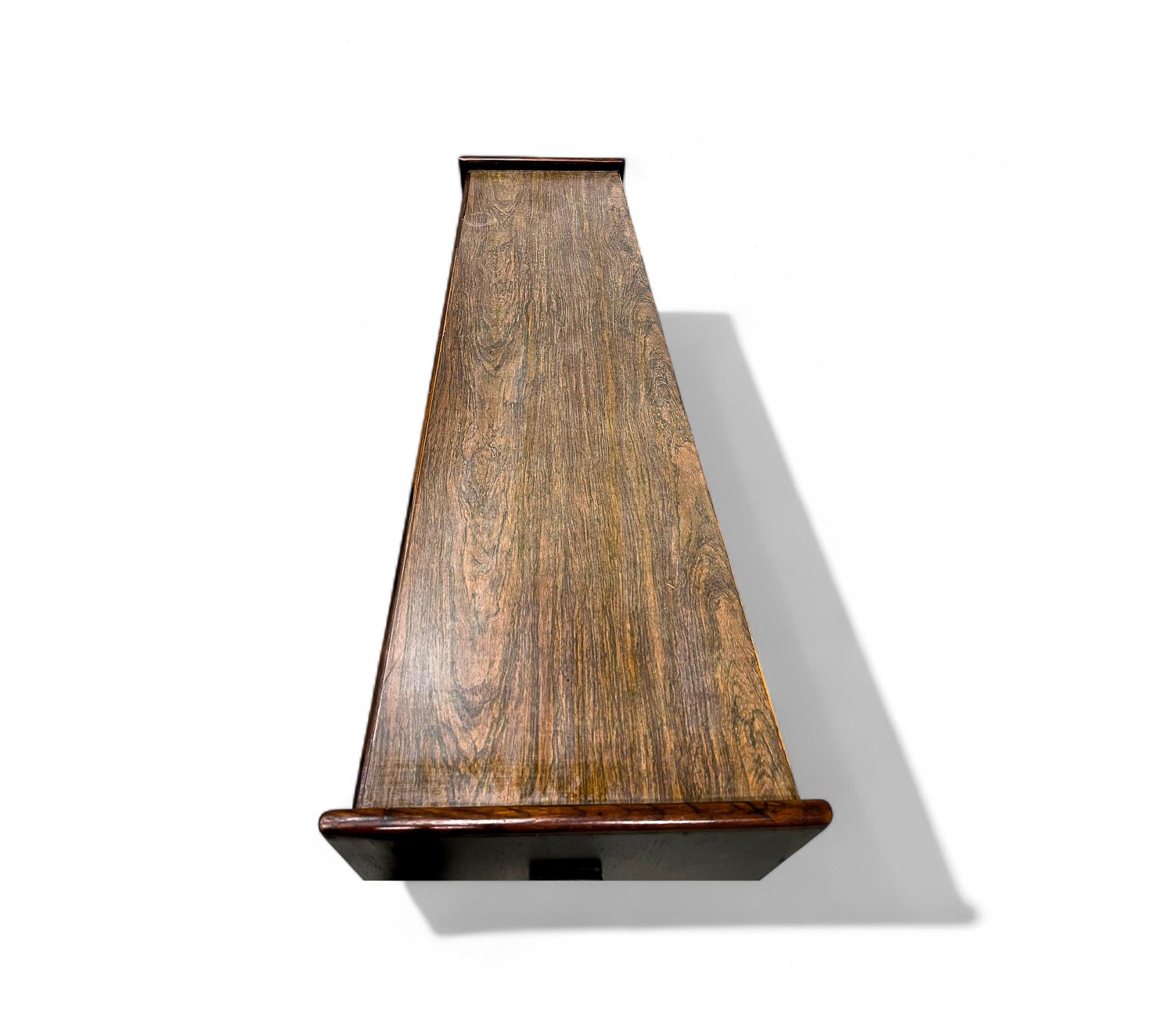 Barra de bar en madera dura y metal de Novo Rumo, c.1960 en venta 9