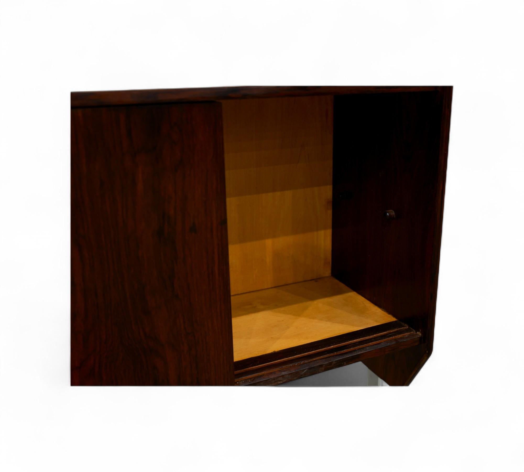 Barra de bar en madera dura y metal de Novo Rumo, c.1960 siglo XX en venta