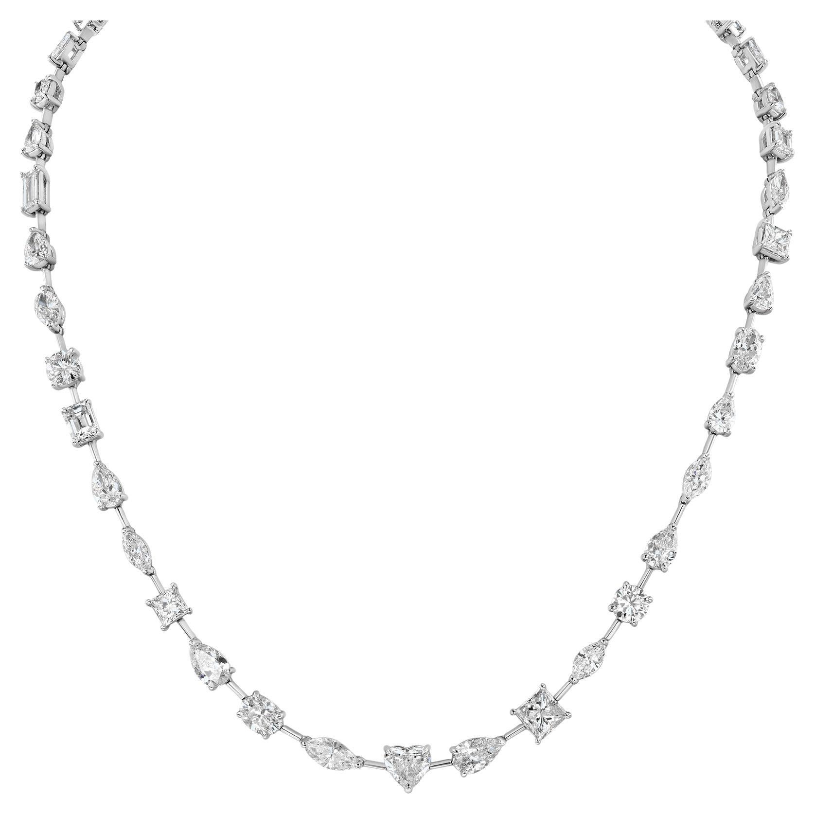 Bar necklace in platinum with 43 multi shape diamonds For Sale