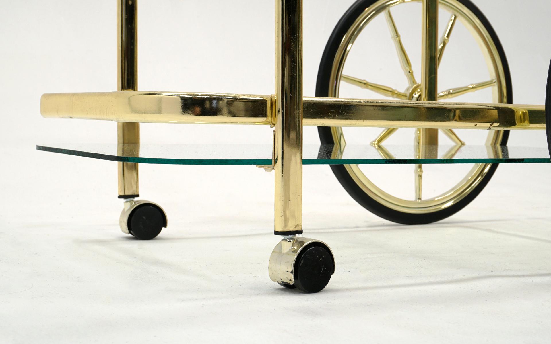 Bar / Serving Cart in Brass and Glass, 1970s For Sale 3