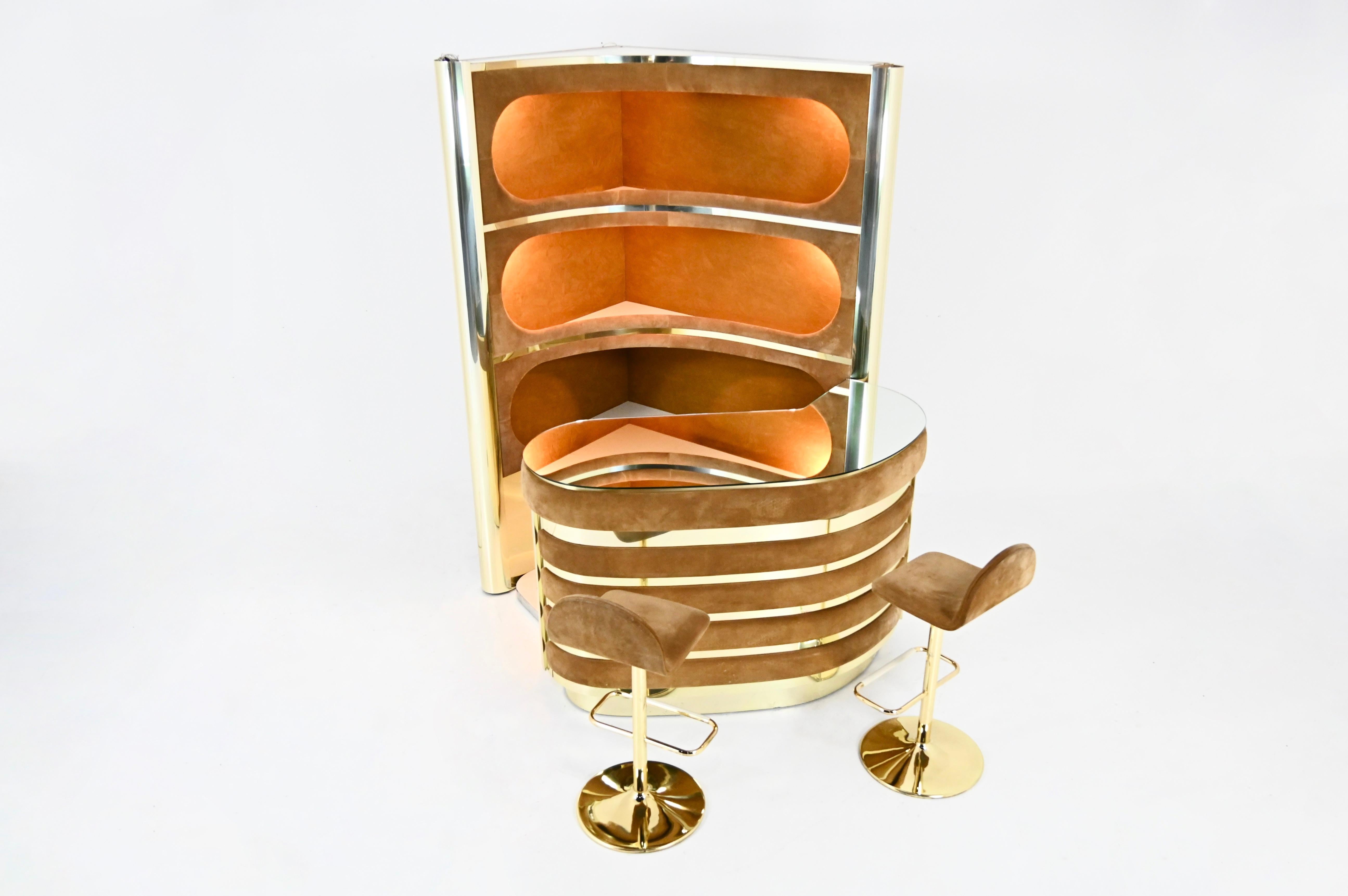 Late 20th Century Bar set with 2 stools attributed to Willy Rizzo, 1970s For Sale