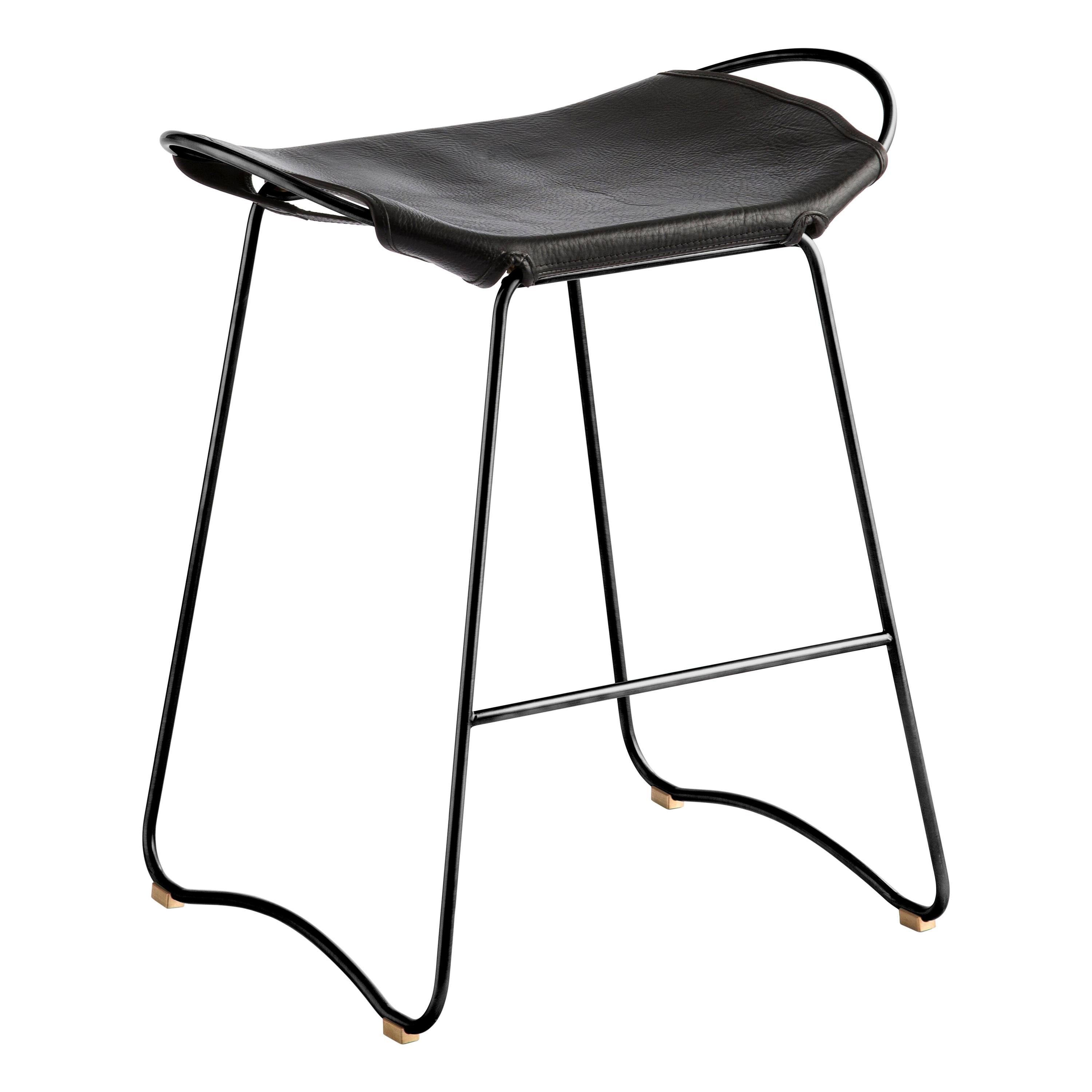 Tabouret de bar contemporain sculptural, métal fumé noir et cuir noir