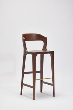 Sgabello da bar, EILEEN, di Reda Amalou Design, 2022, Noce americano