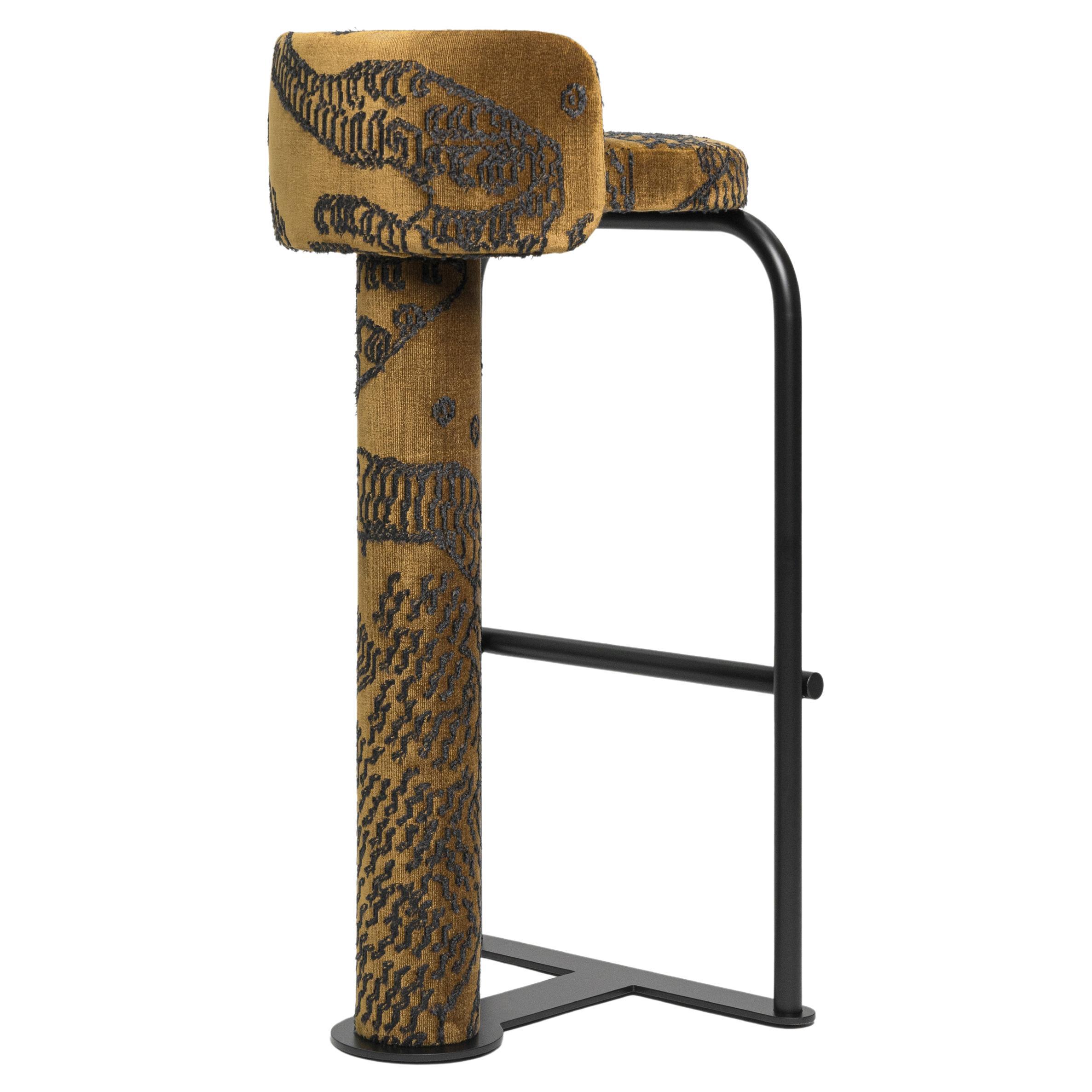 Tabouret de bar Dedar Tiger Mountain 002 en tissu renard en vente