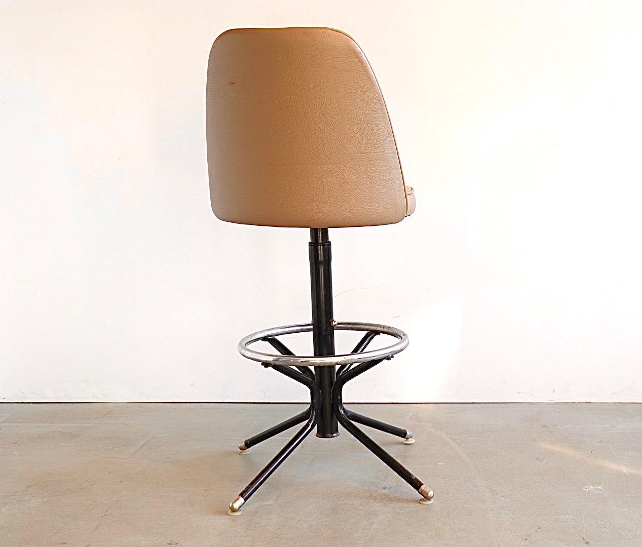 American Bar Stool in Beige Leather by the Admiral Chrome Corp. USA, 1960s For Sale