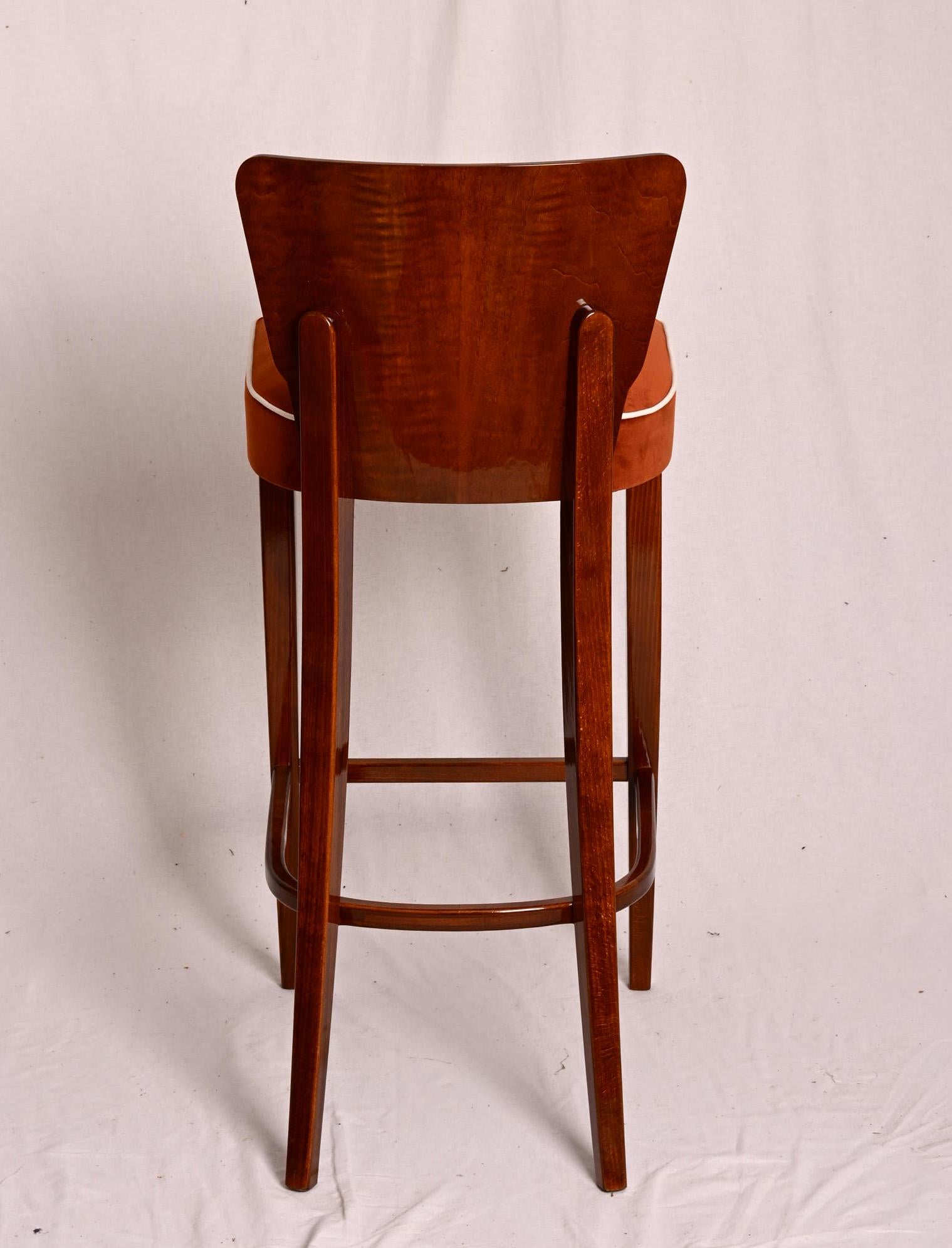 Taburete de bar al estilo de Jindrich Jalabala en venta 7