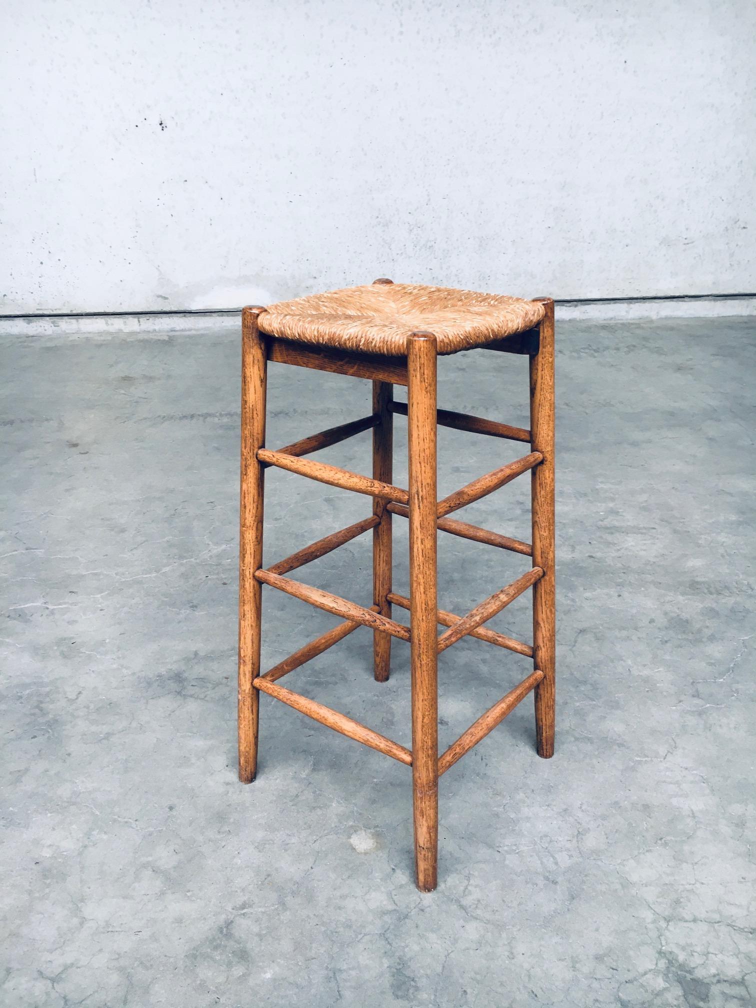 Bar Stool set in the style of Charlotte Perriand, France 1950's For Sale 5