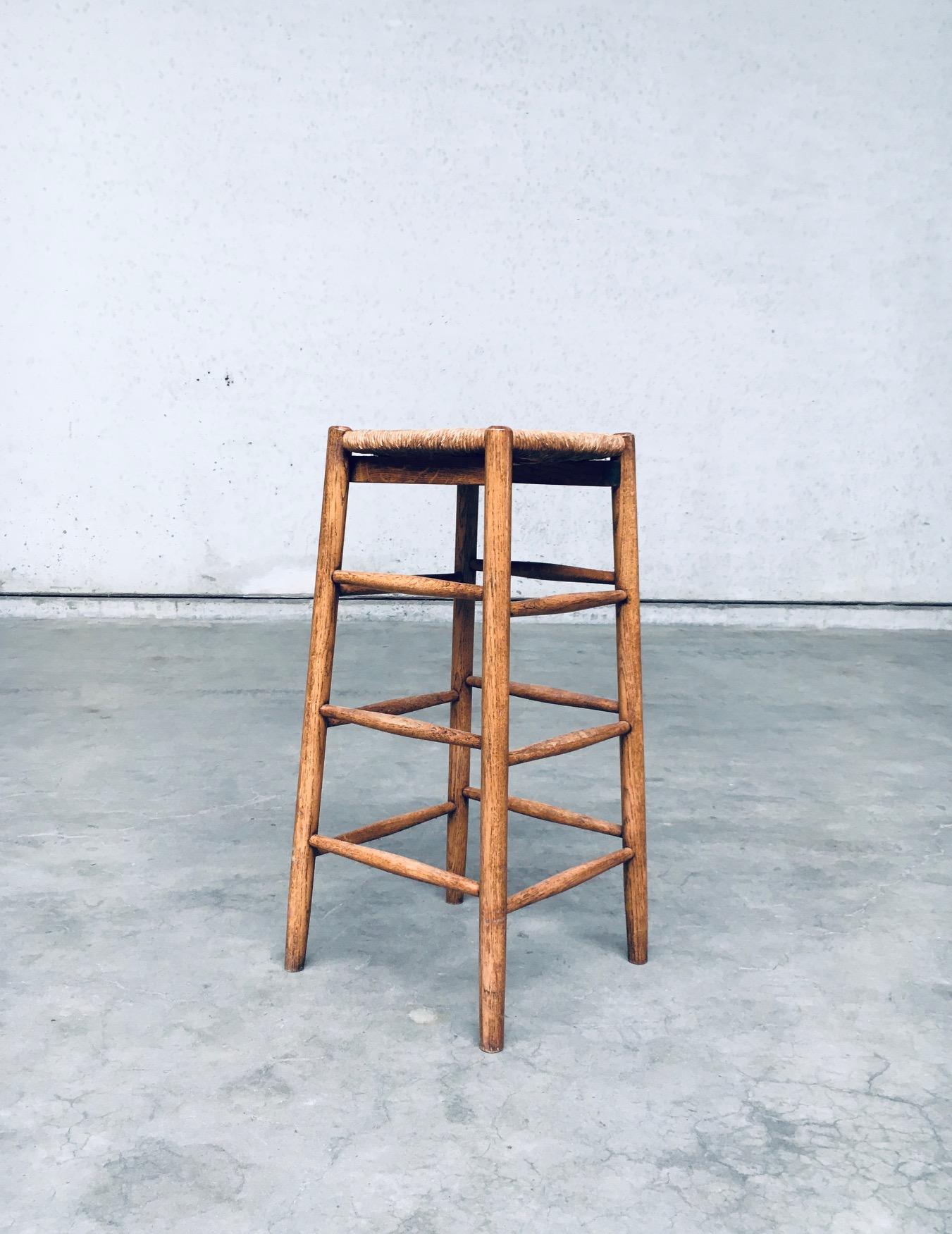 Bar Stool set in the style of Charlotte Perriand, France 1950's For Sale 7
