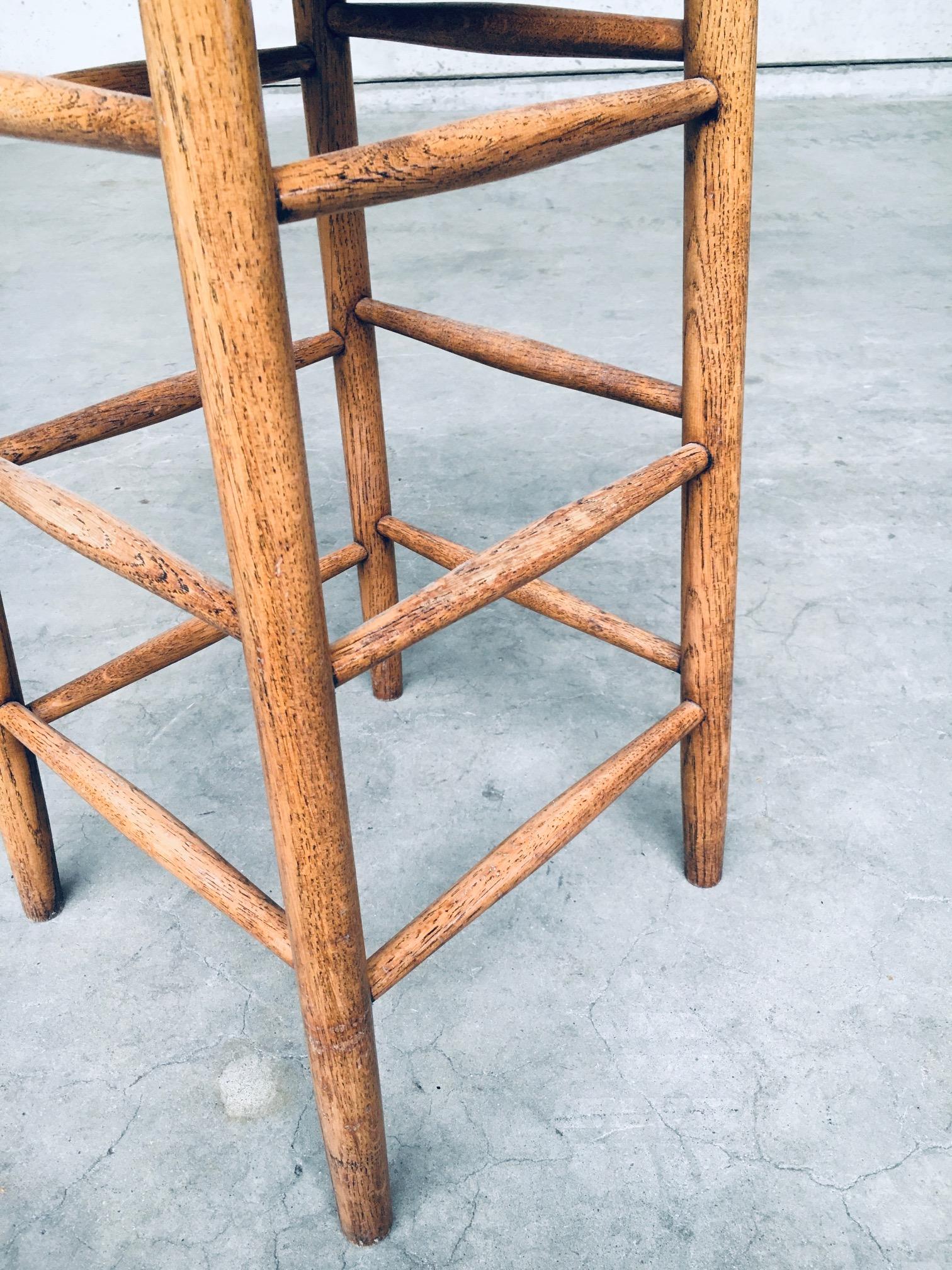 Bar Stool set in the style of Charlotte Perriand, France 1950's For Sale 10