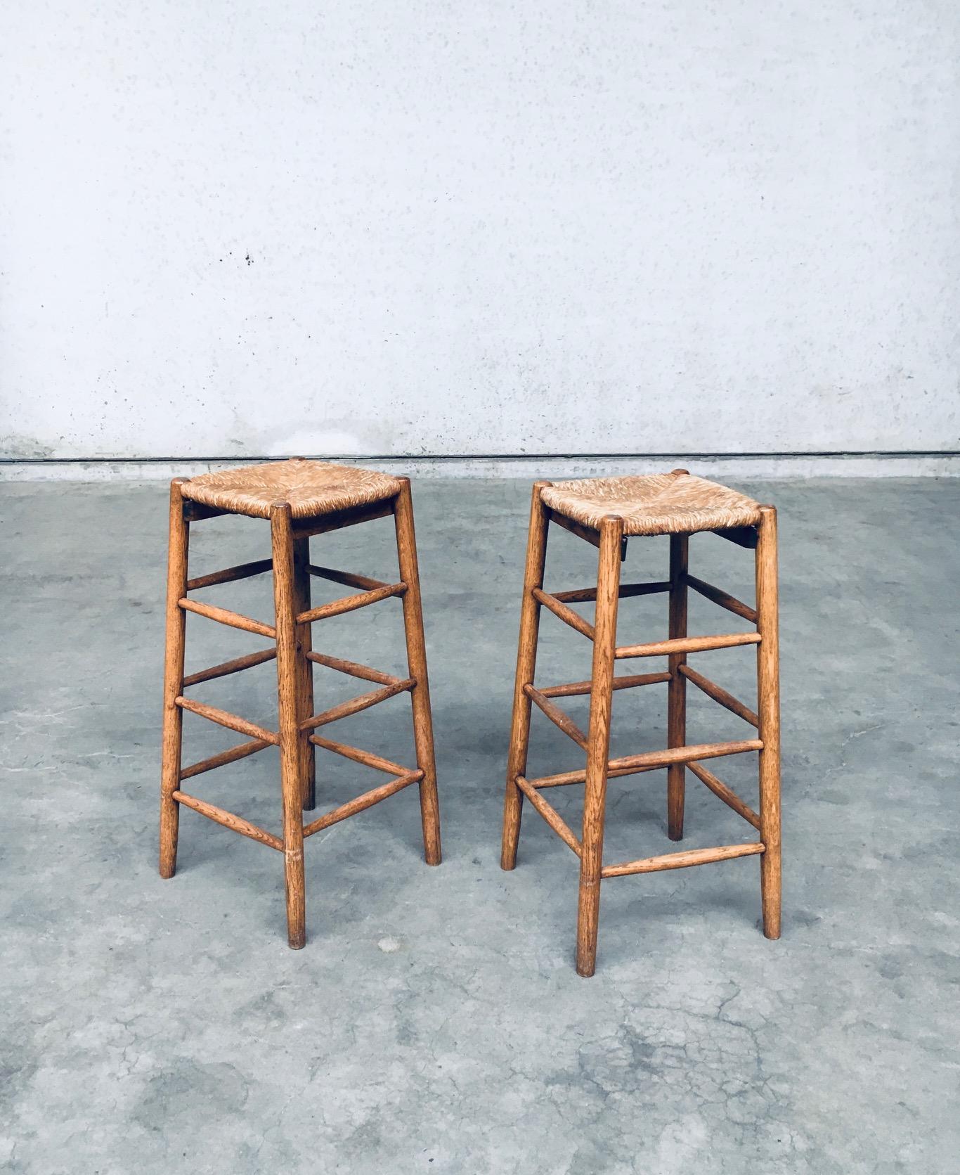 Bar Stool set in the style of Charlotte Perriand, France 1950's For Sale 2