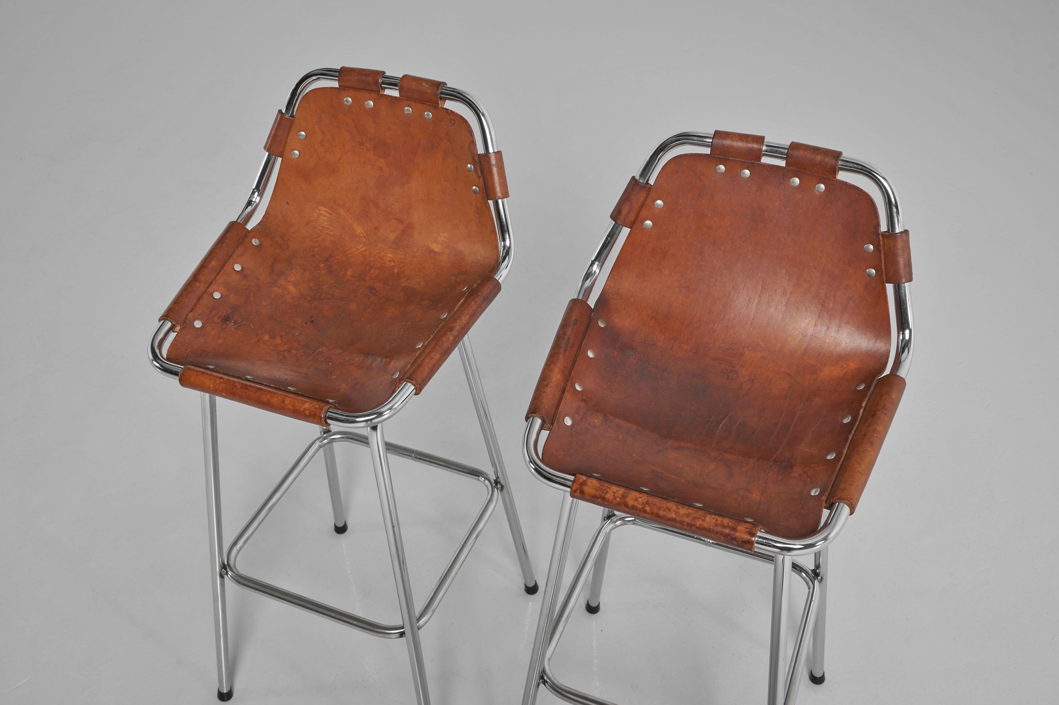 Bar stools in leather and chrome set of 2 France 1960 In Good Condition In Roosendaal, Noord Brabant