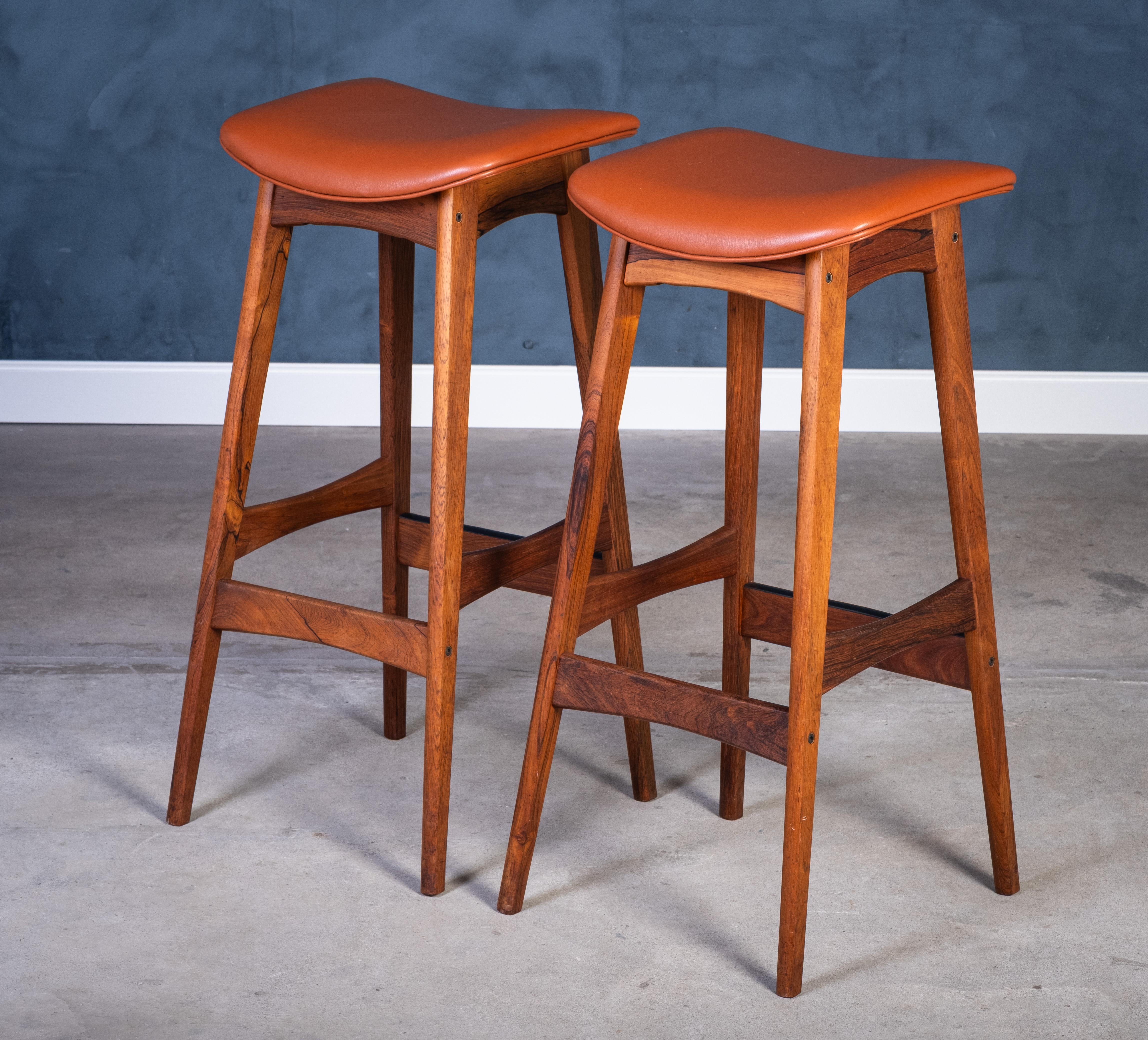Mid-Century Modern Bar Stools in Rosewood with Cognac Leather by Erik Buch for Dyrlund, 1960s For Sale