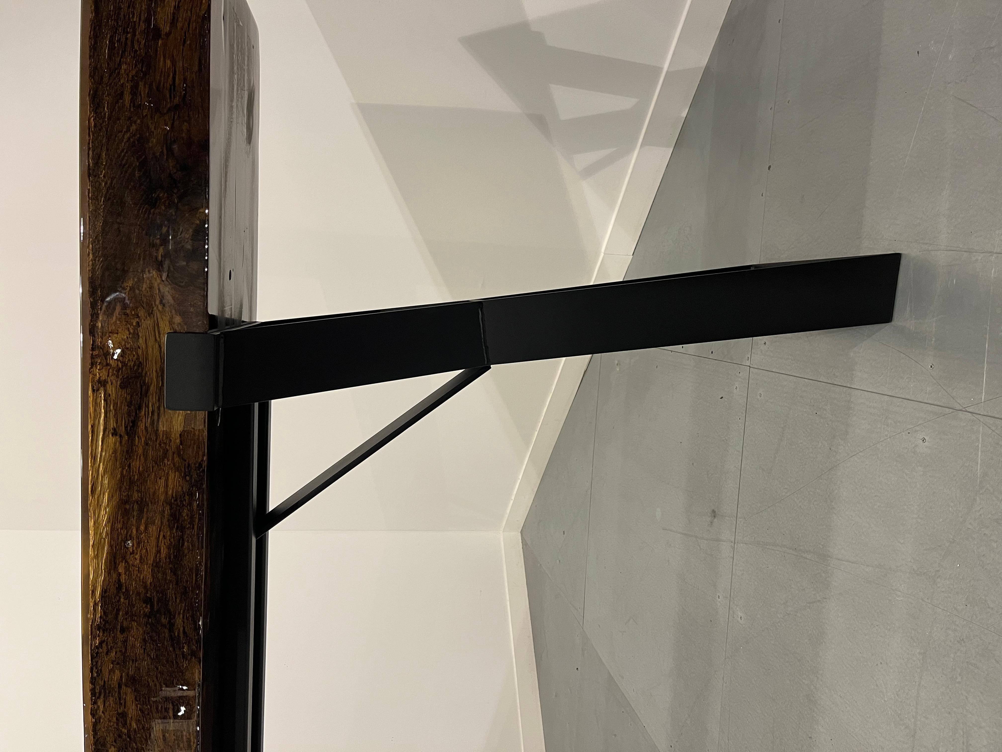 Bartisch aus Eichenholzbalken, gegossen in Epoxidguss, auf einem Stahlrahmen im Angebot 1