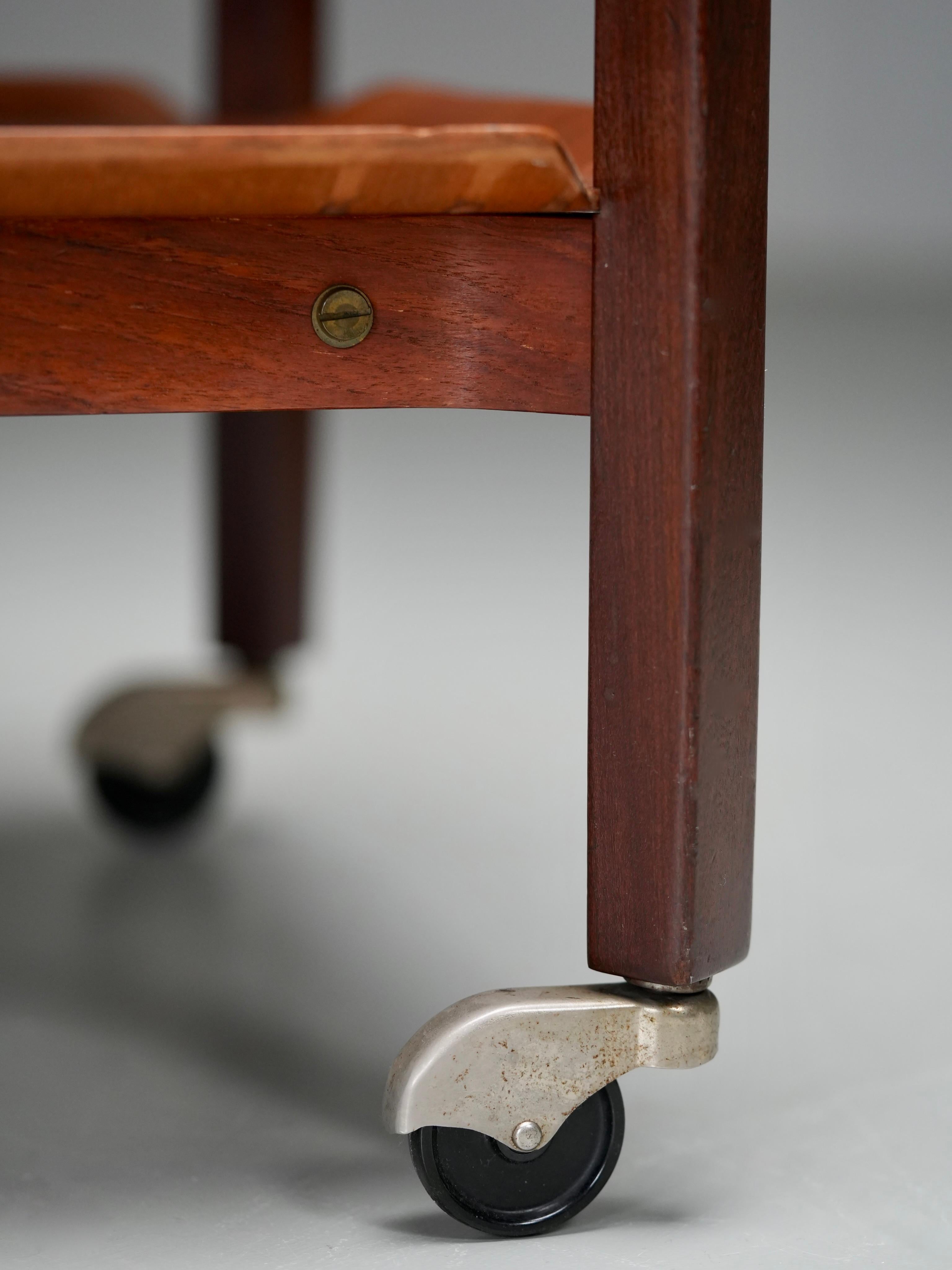 Barwagen Modell PT10 aus Teakholz von Cees Braakman für Pastoe, 1960er Jahre (Moderne der Mitte des Jahrhunderts) im Angebot