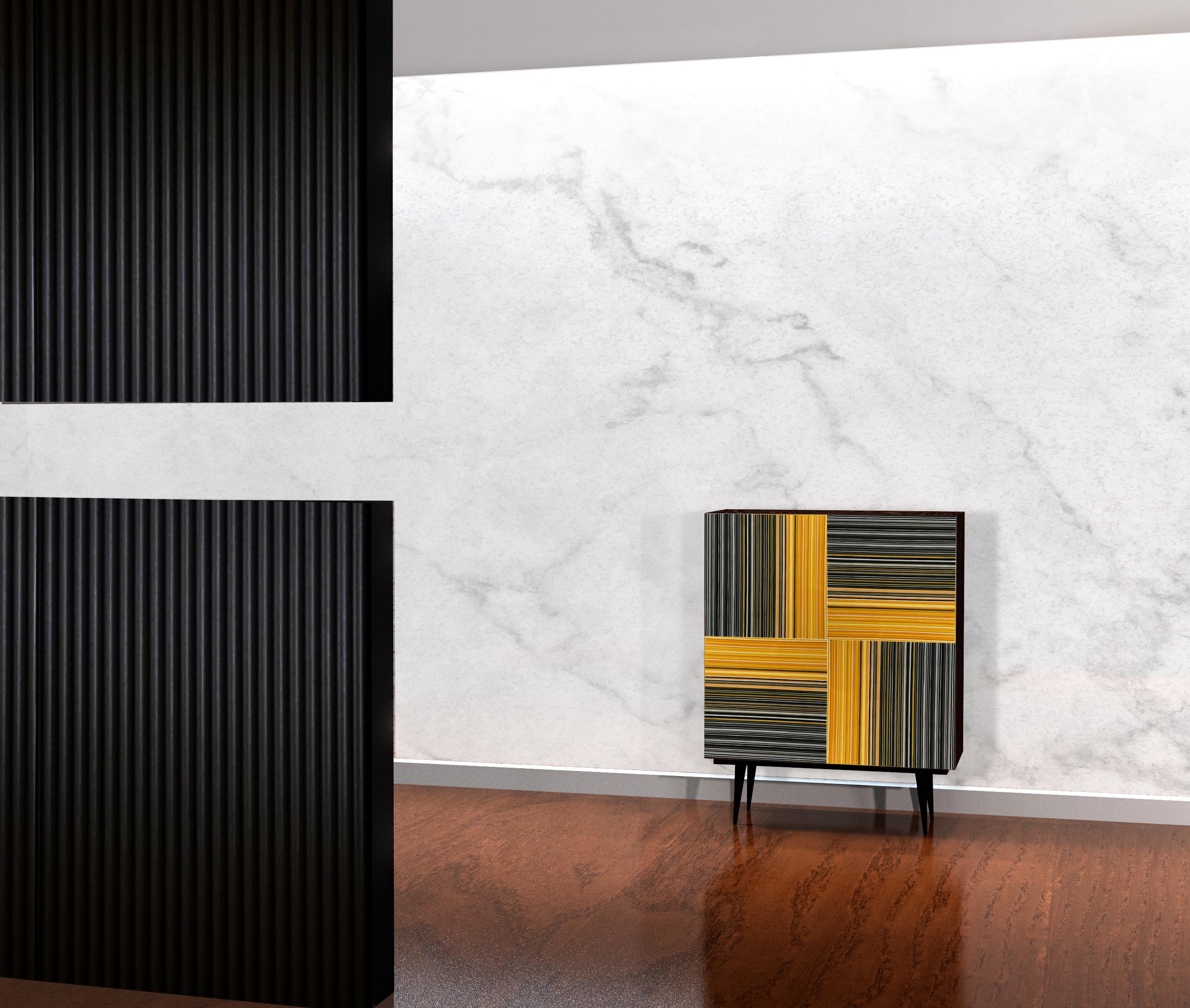Bar entworfen von Orfeo Quagliata in Collaboration mit Taracea Furniture. 
Ein perfekt funktionales Möbelstück, dessen Türen zu 100% aus hochwertigem Schmelzglas bestehen, das mit der exklusiven Barcode-Technik hergestellt wird. Dieses geradlinige