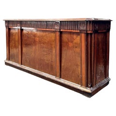 Bar avec façade en marqueterie des années 1950