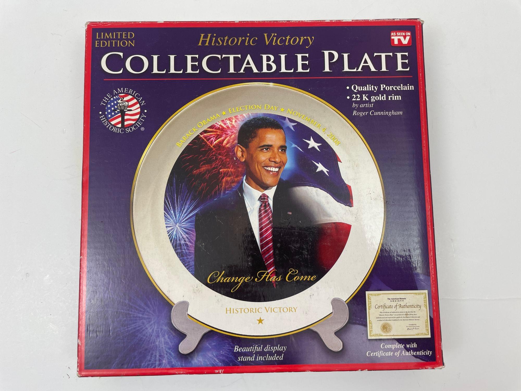XXI secolo e contemporaneo Piatto da collezione della vittoria storica di Barack Obama Edizione limitata 2008 in vendita