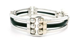 Baraka - Bracelet à larges maillons sectionnels en or blanc 18k et caoutchouc noir