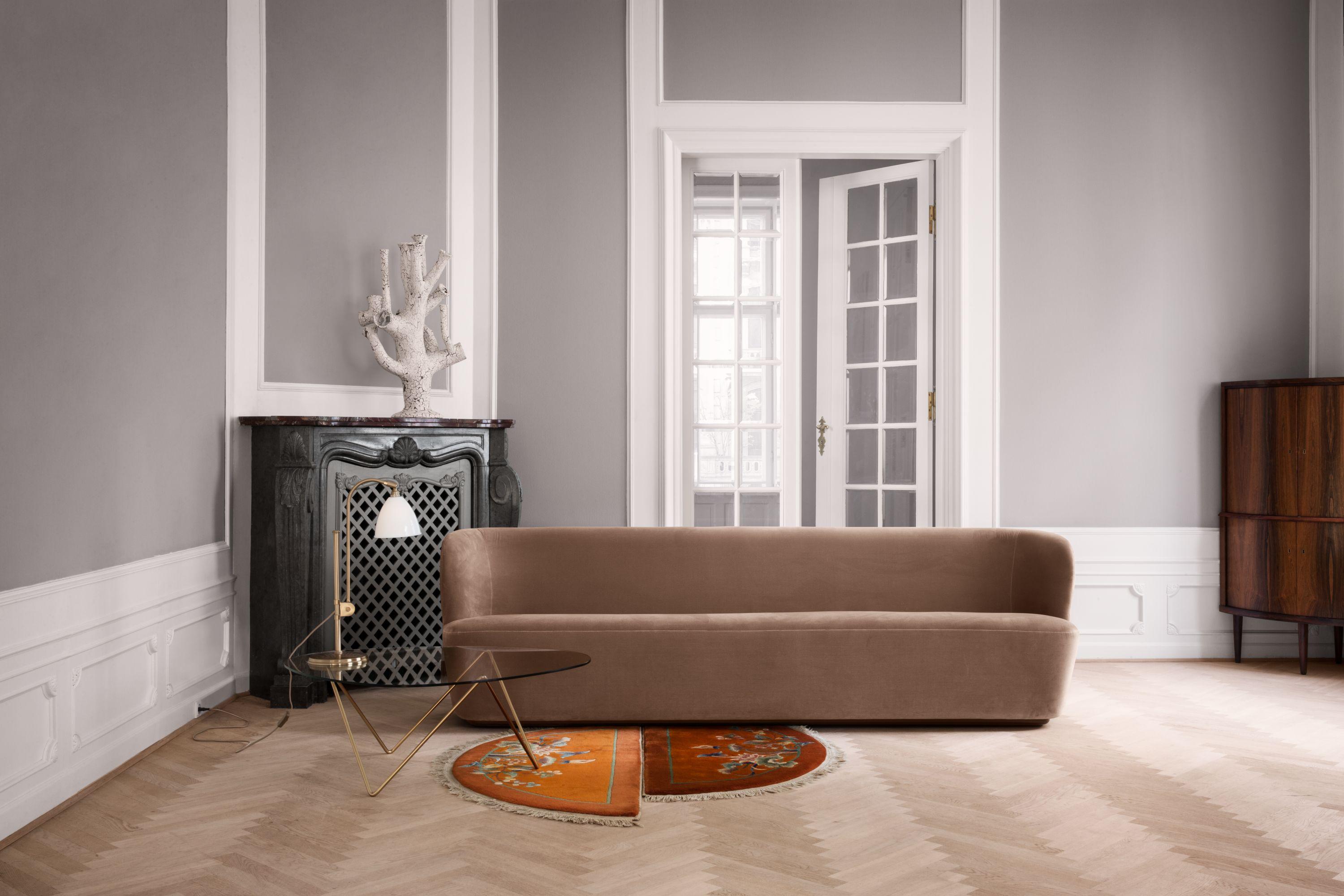 Poudré Barba Corsini Table basse Pedrera en laiton pour Gubi en vente
