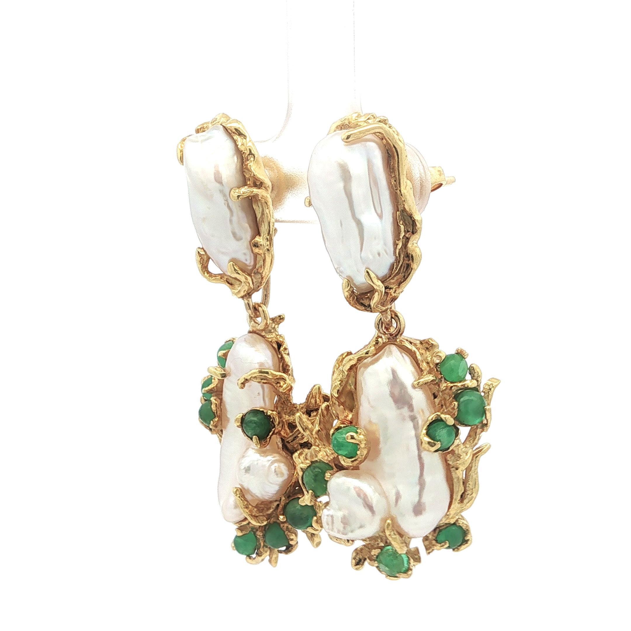 Orecchini a pendente con perle barocche in oro massiccio, smeraldo, giorno e notte, Barbara Anton in vendita 8