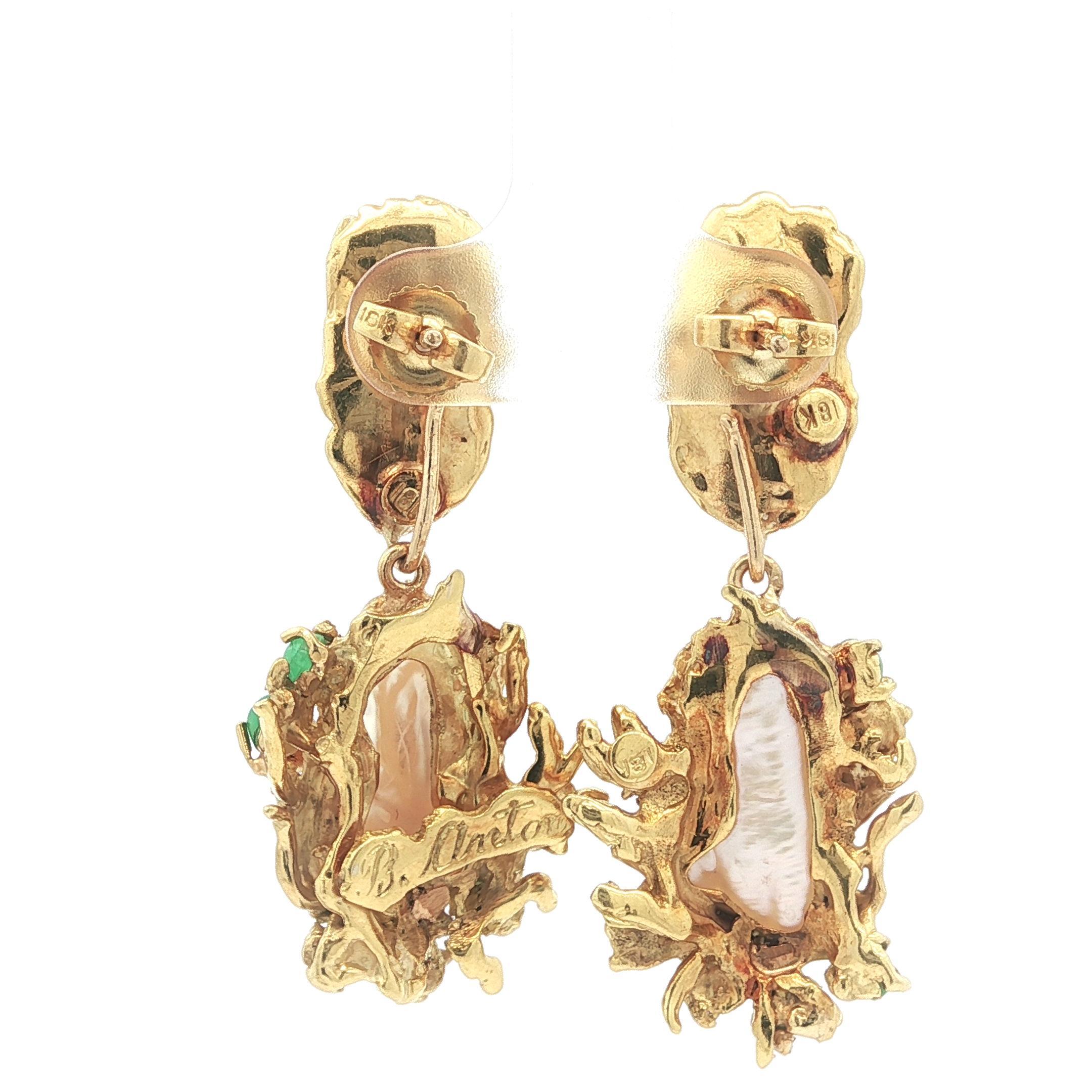 Orecchini a pendente con perle barocche in oro massiccio, smeraldo, giorno e notte, Barbara Anton in vendita 9