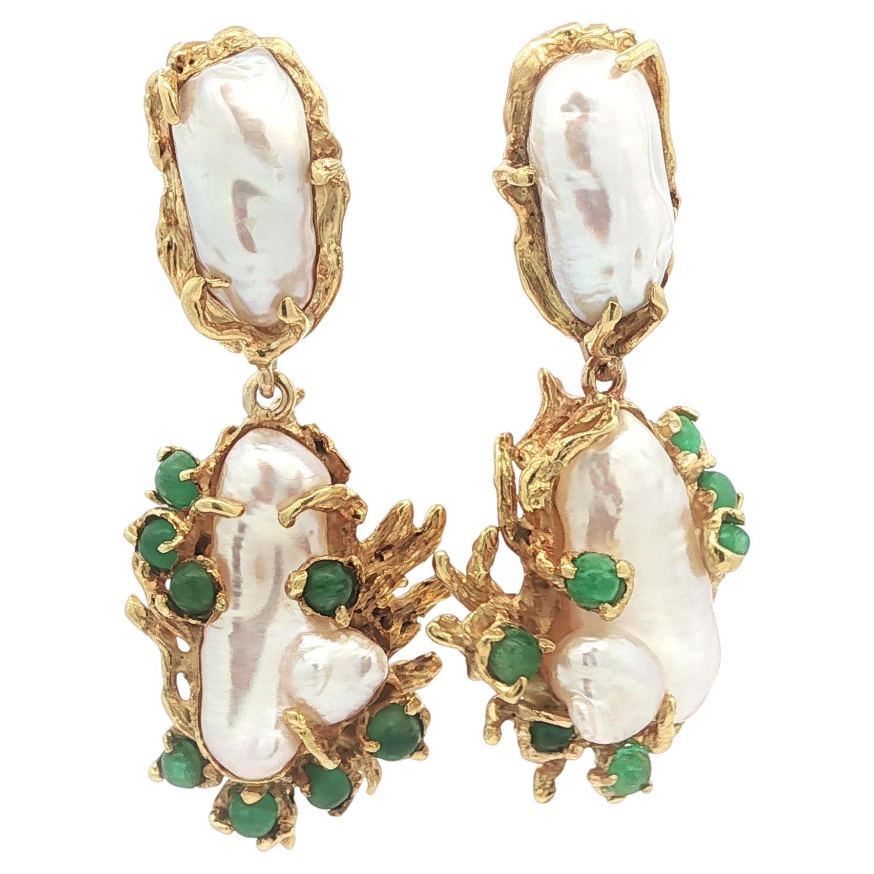 Orecchini a pendente con perle barocche in oro massiccio, smeraldo, giorno e notte, Barbara Anton