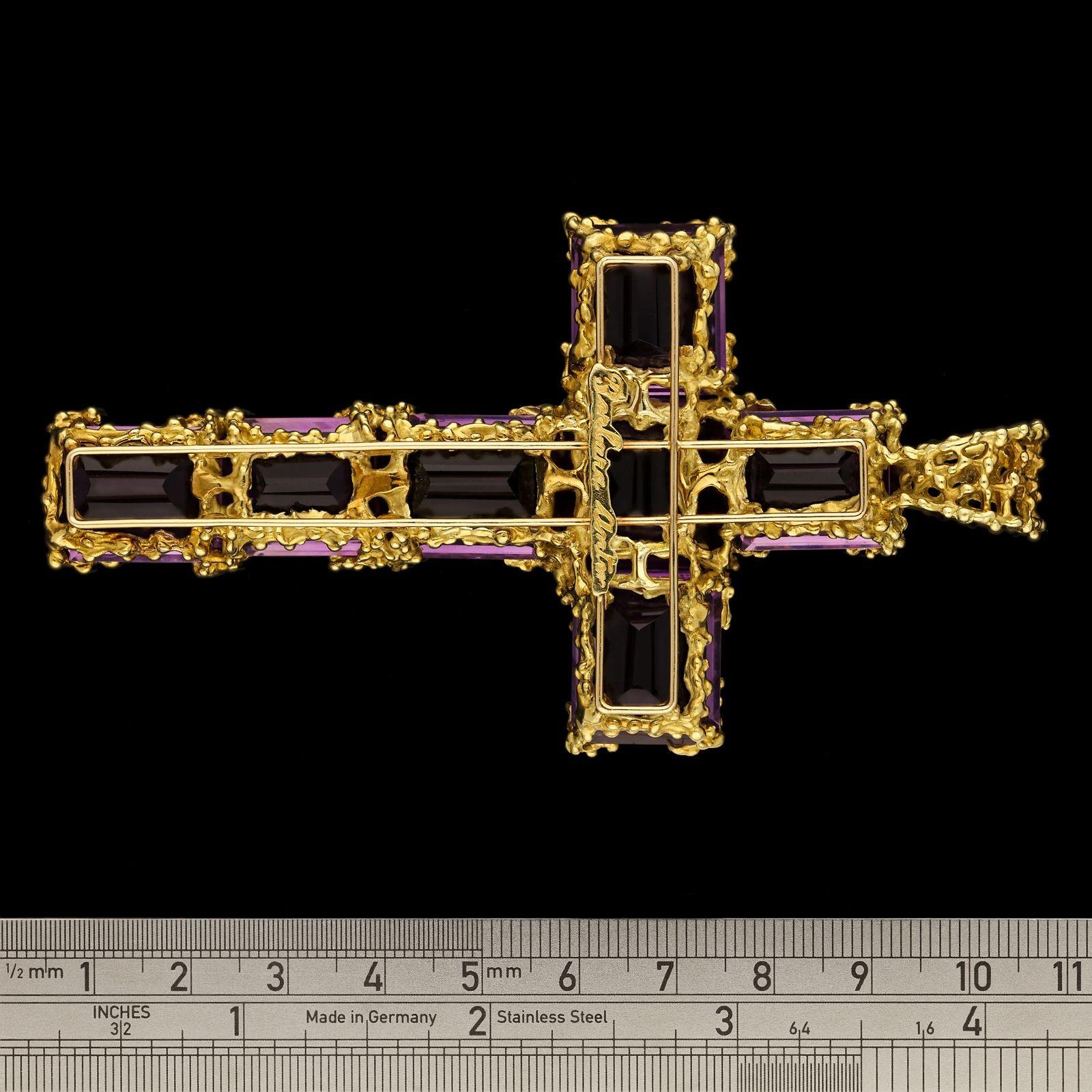 Barbara Anton Vintage Großer Kreuzanhänger aus Gold und Amethyst, Vintage, ca. 1970 (Carréeschliff) im Angebot