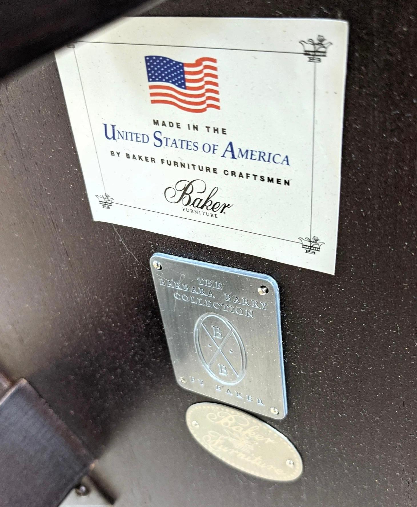 Barbara Barry Baker Furn. Art Deco Inspired Round Mahogany Center / Side Table In Good Condition For Sale In Kennesaw, GA