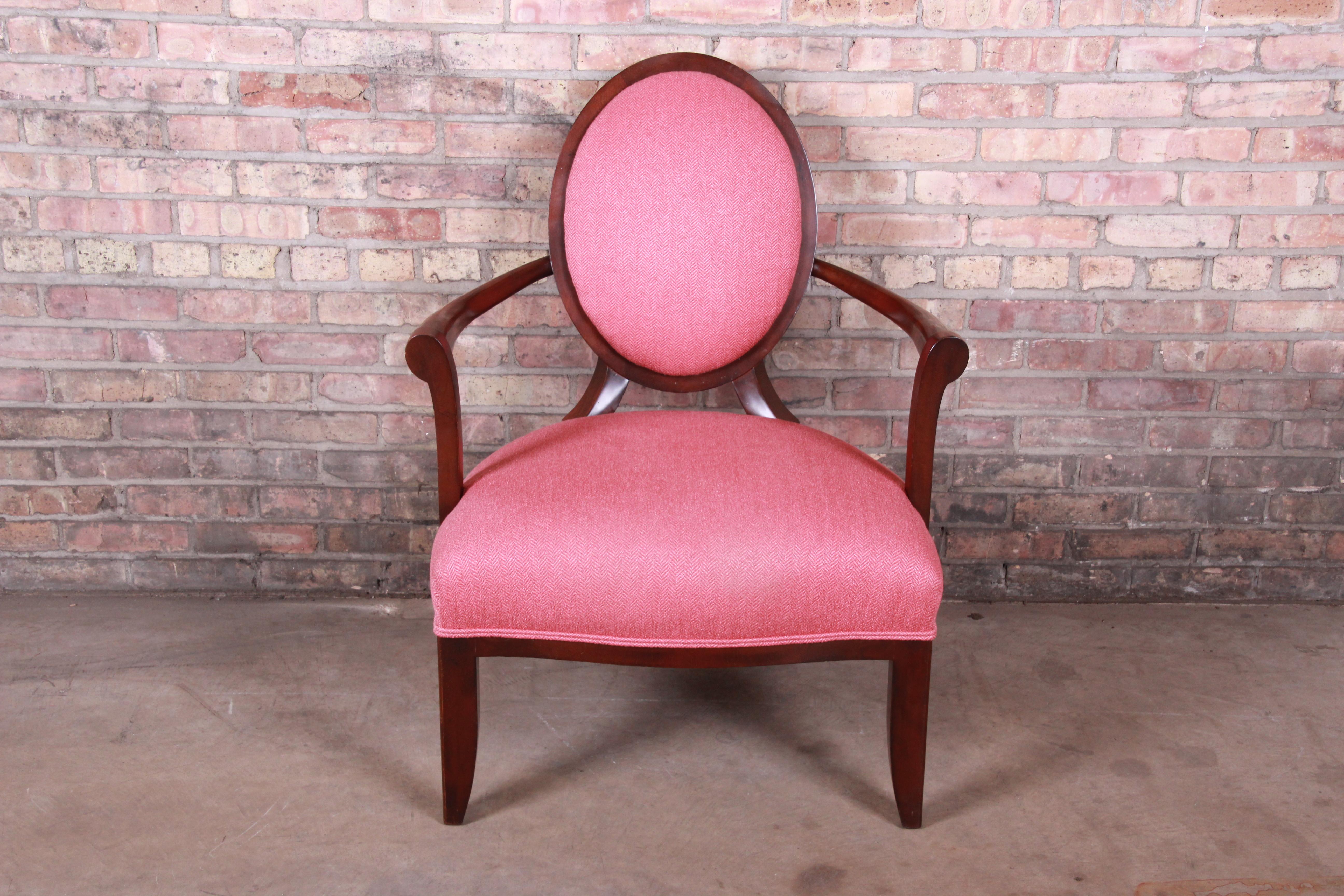 A gorgeous modern club or lounge chair

By Barbara Barry for Baker Furniture

USA, circa 1990s

Mahogany frame, with rose red upholstery.

Measures: 29.75