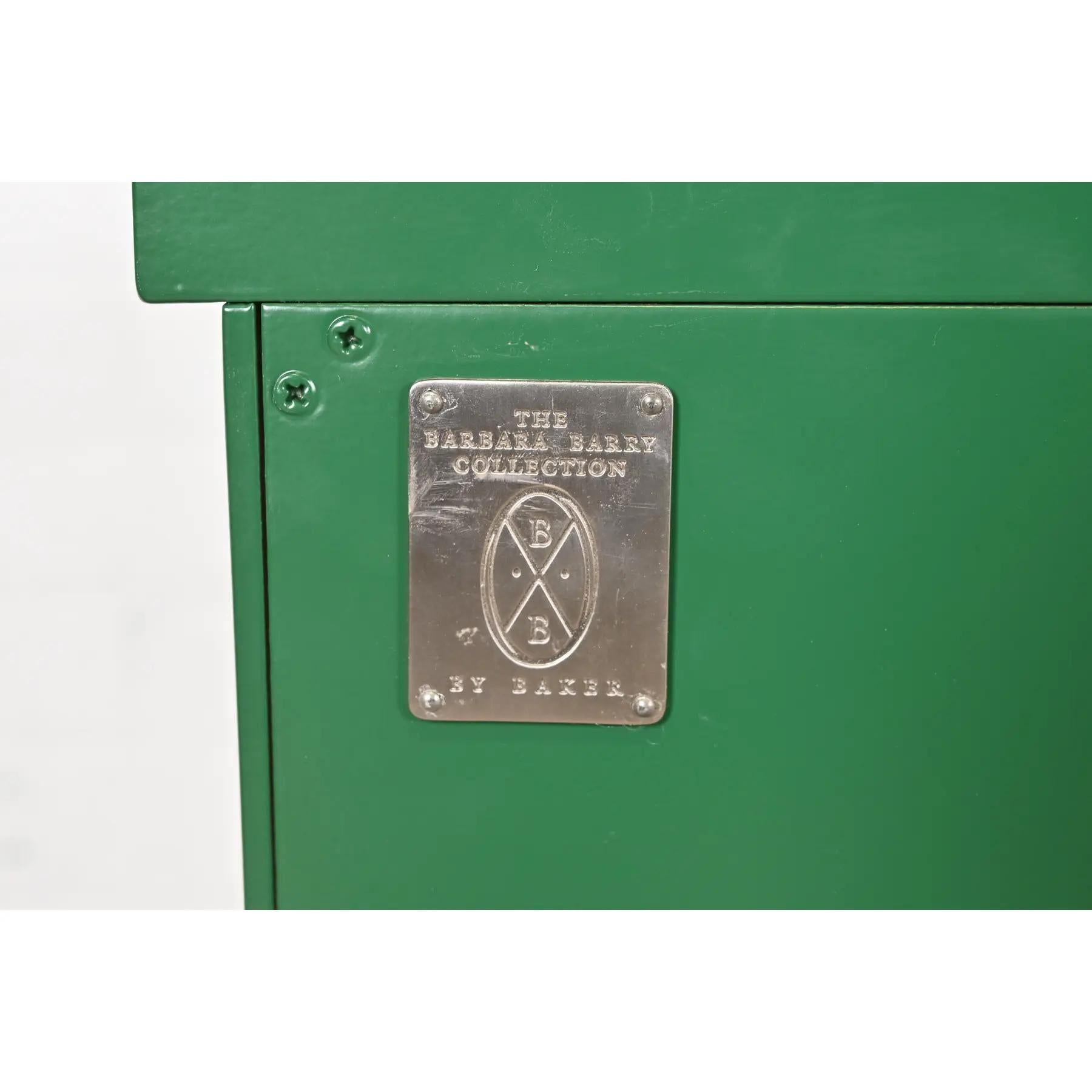 Barbara Barry per Baker Furniture Armadio laccato verde diamante, rifinito in vendita 5