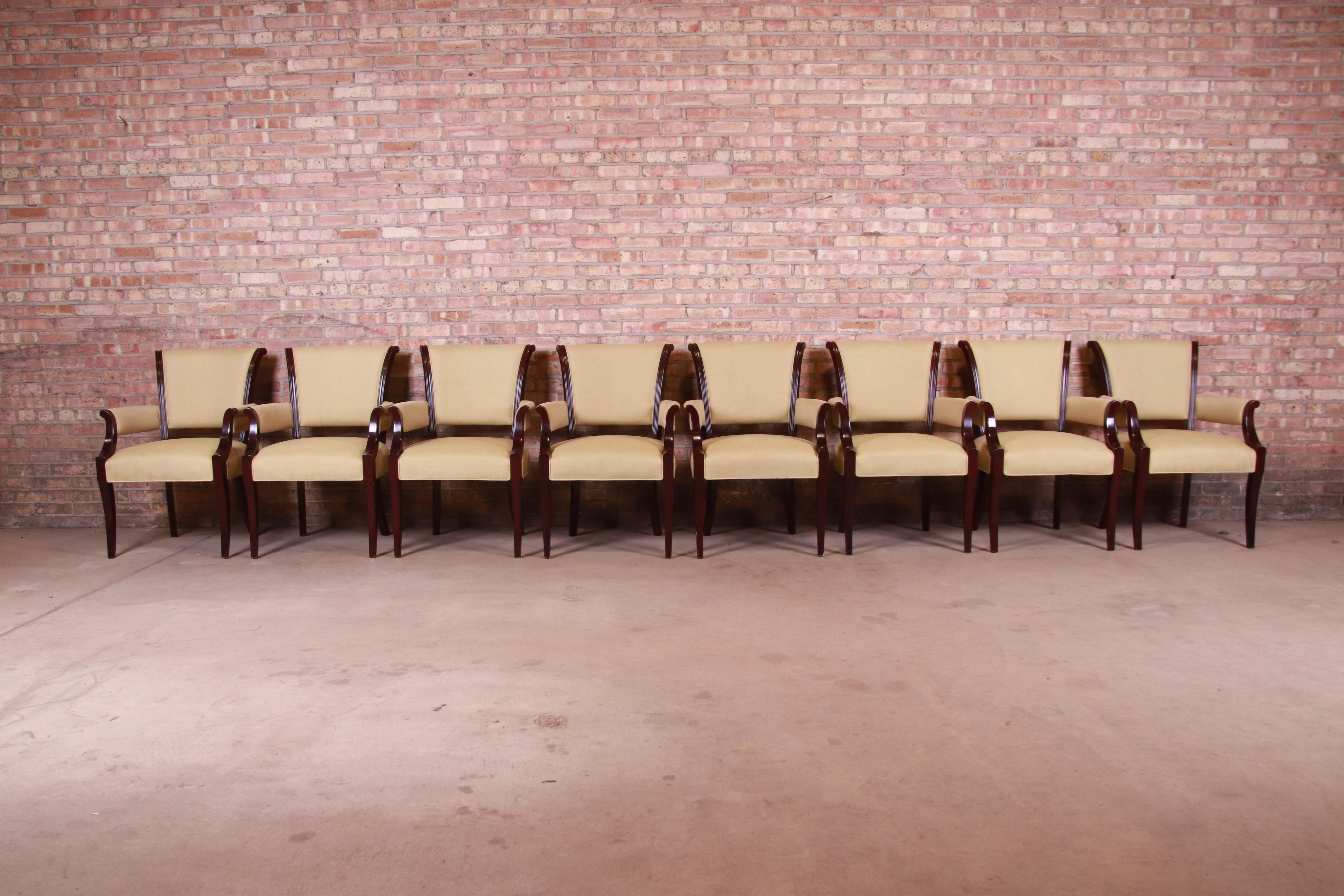 Américain Barbara Barry for Baker Furniture ensemble de huit fauteuils de salle à manger en acajou en vente