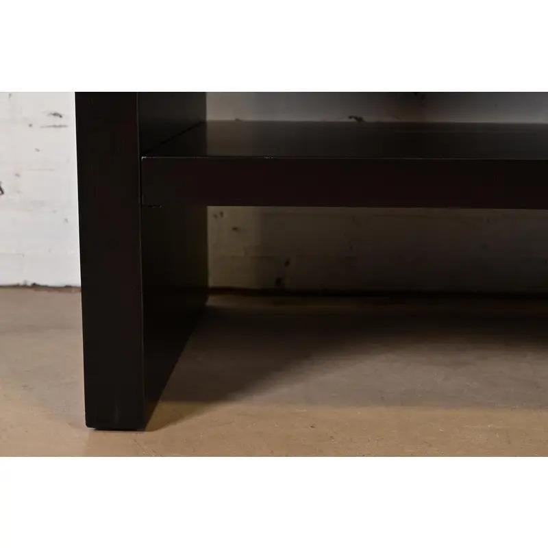 Barbara Barry pour Baker Furniture Tables de nuit en acajou, nouvellement repeintes en vente 3