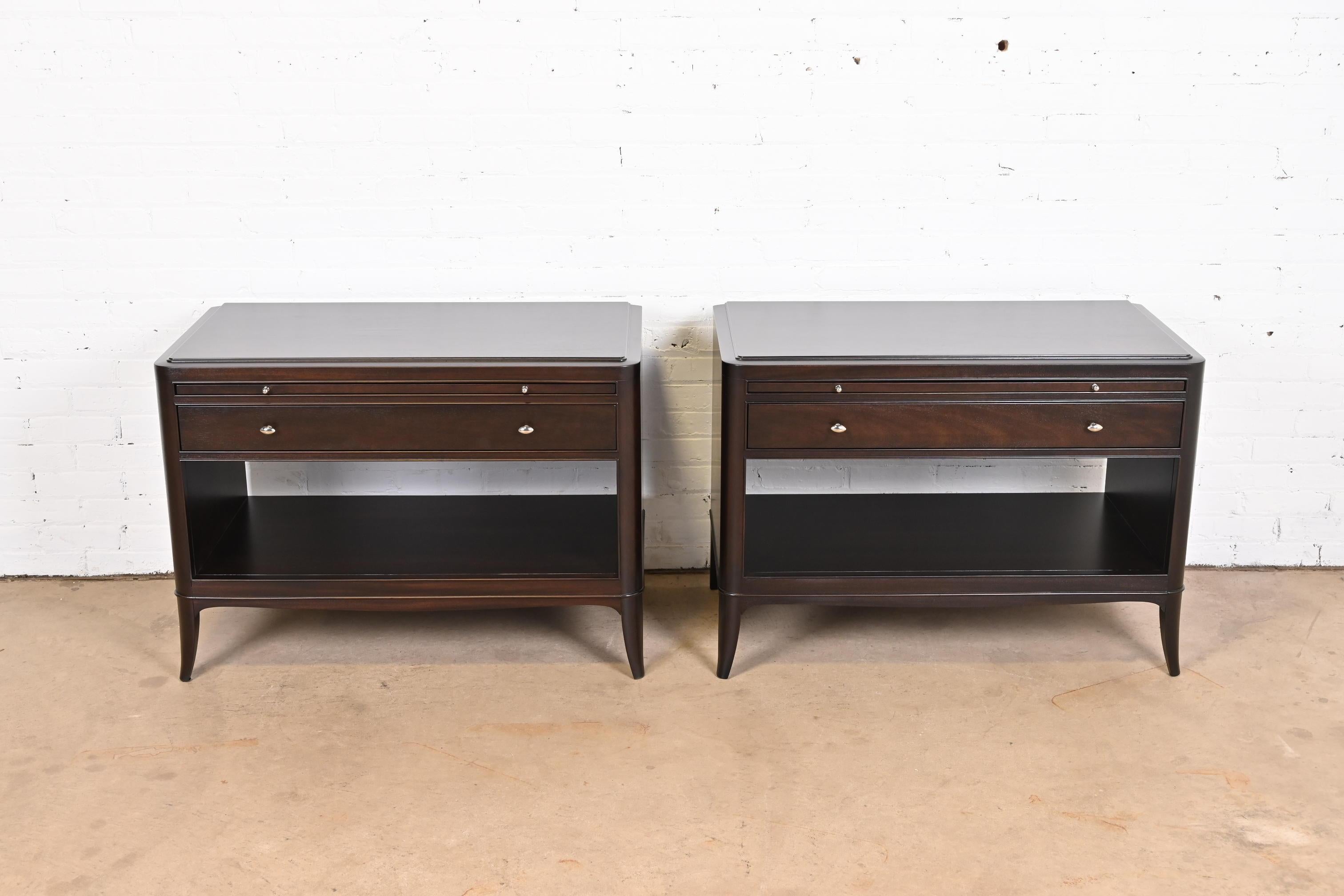 An exceptional pair of Modern oversized bedside tables

By Barbara Barry for Baker Furniture

USA, Circa 1990s

Dark mahogany, with original nickel hardware.

Measures: 38