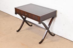 Barbara Barry para Baker Furniture Mesa de té o consola de caoba