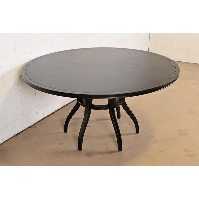 Fin du 20e siècle Barbara Barry for Baker Furniture Table de salle à manger Art déco moderne, nouvellement repeinte en vente