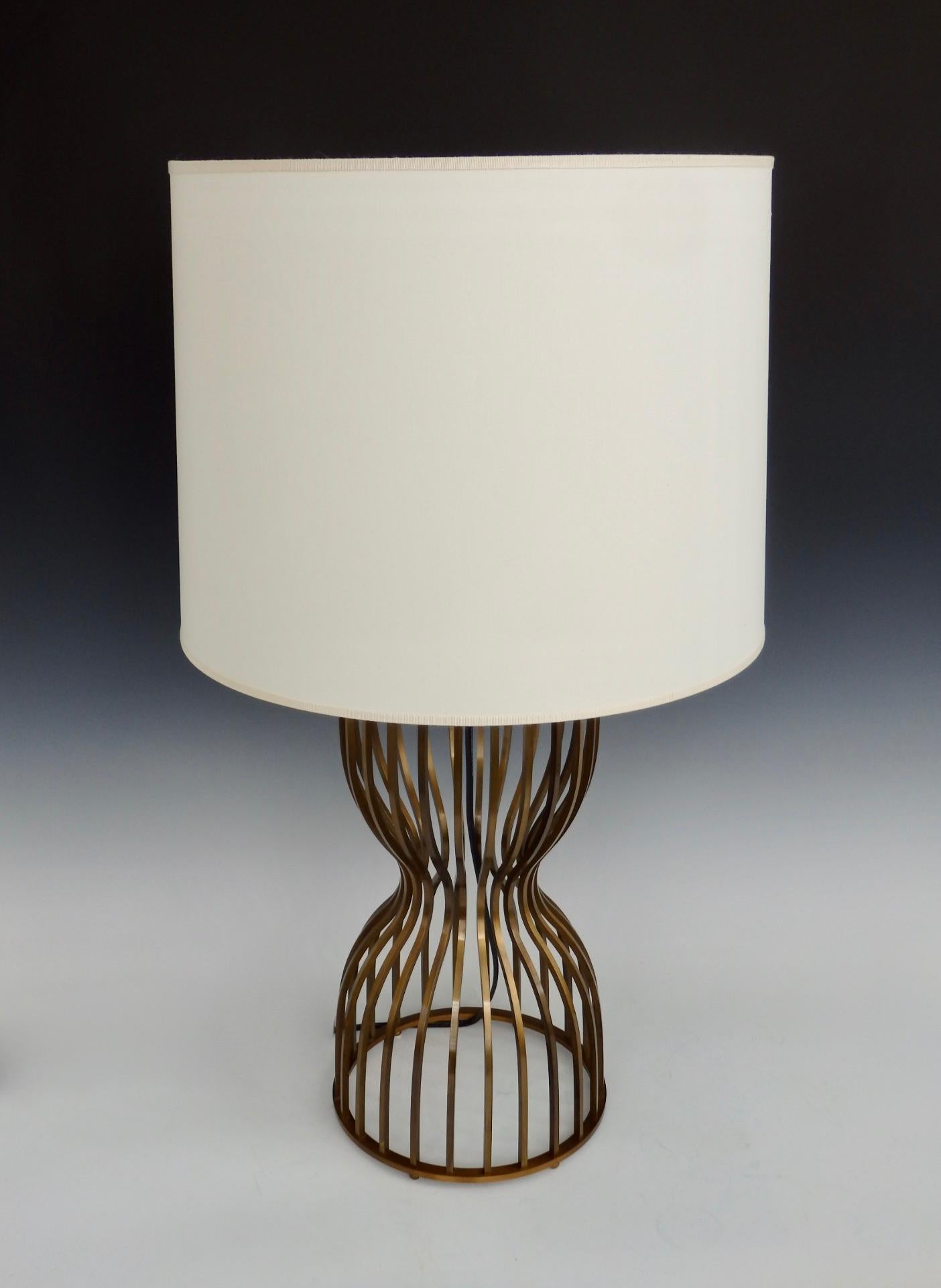 Barbara Barry for Baker lampe de bureau italienne en bronze en forme de sablier en vente 1