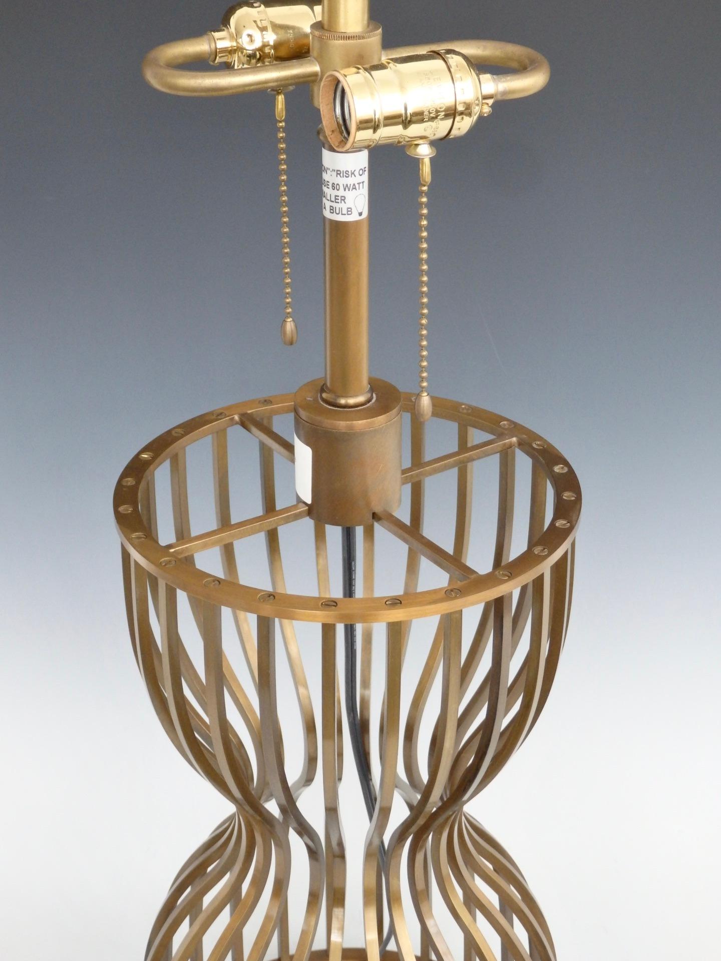 Barbara Barry for Baker lampe de bureau italienne en bronze en forme de sablier en vente 3
