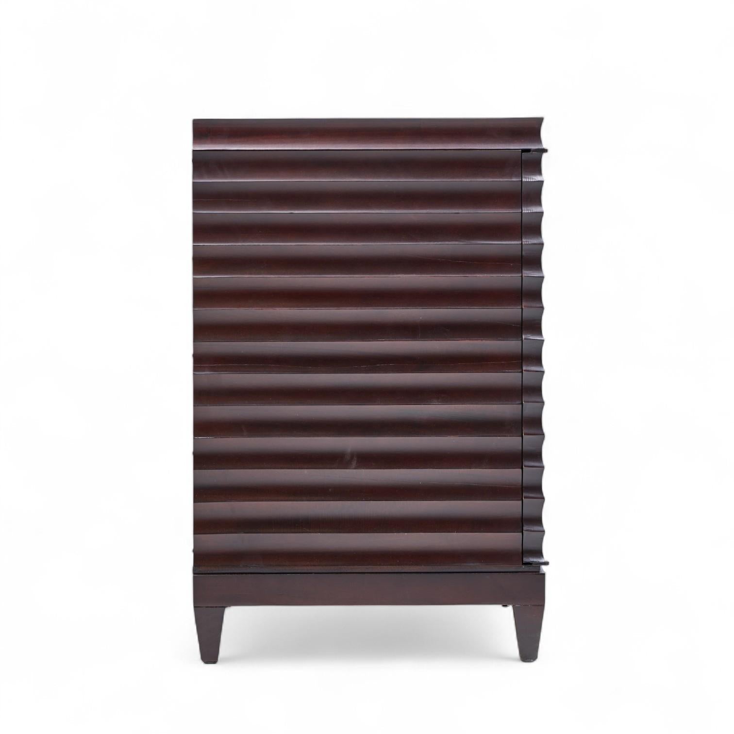 Barbara Barry for Baker Mahogany Fluted Sideboard Credenza im Zustand „Gut“ im Angebot in Franklin Park, IL