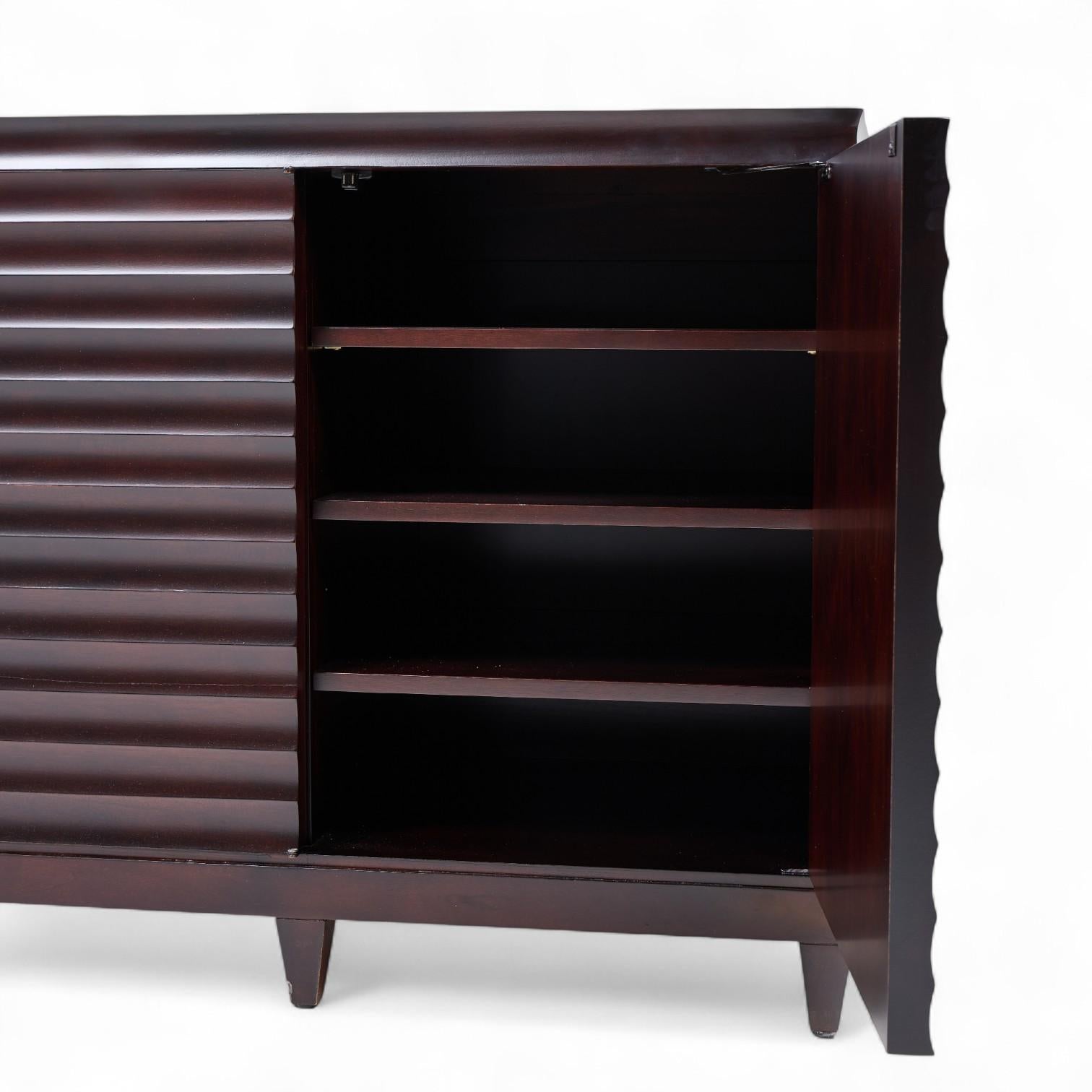 Barbara Barry for Baker Mahogany Fluted Sideboard Credenza im Angebot 1