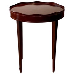 Barbara Barry per Baker Tavolino ovale in mogano o tavolino per bevande