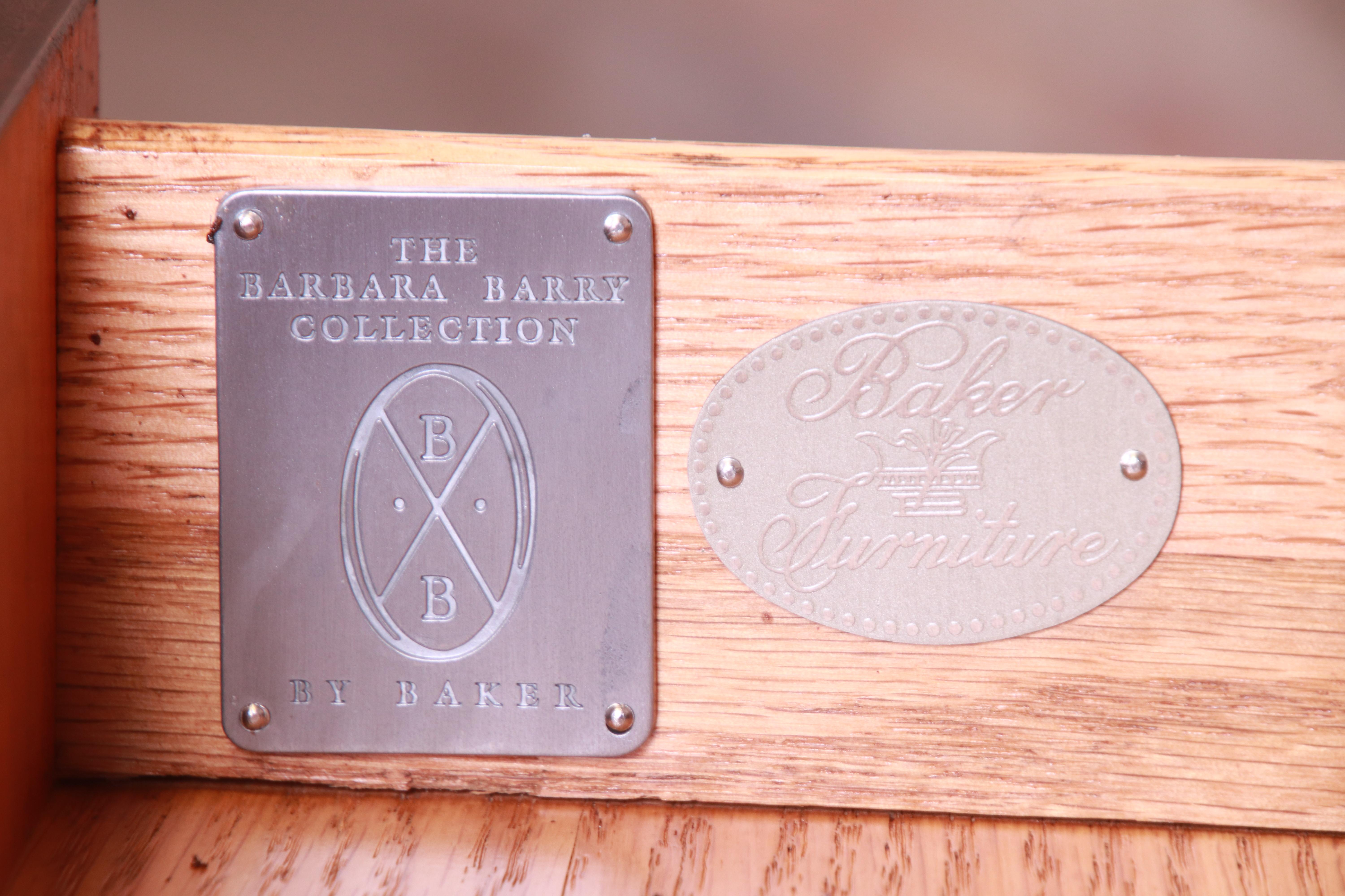 Bureau ou console en acajou de Barbara Barry pour Baker, nouvellement restauré en vente 5