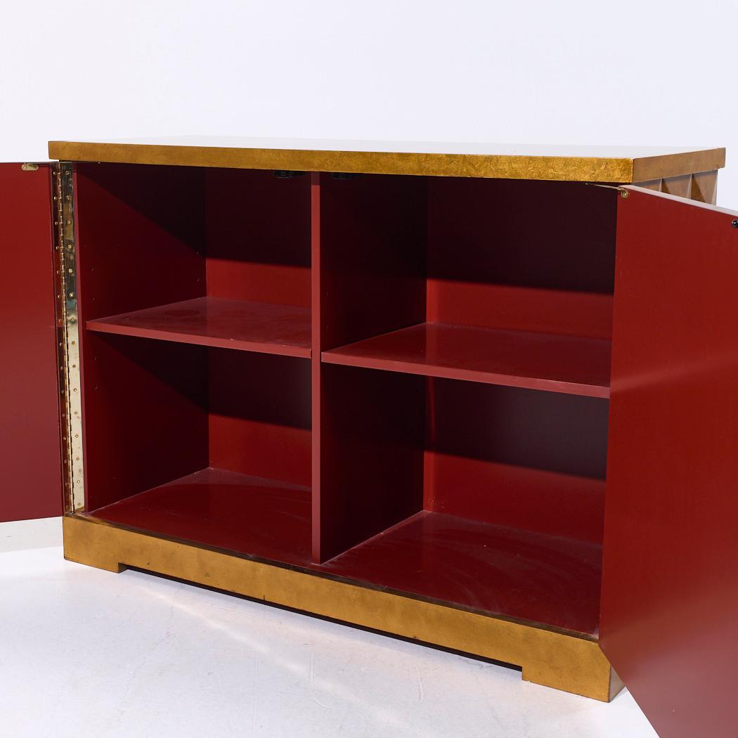 Barbara Barry per Baker Credenza di metà secolo in foglia d'oro diamantata in vendita 1