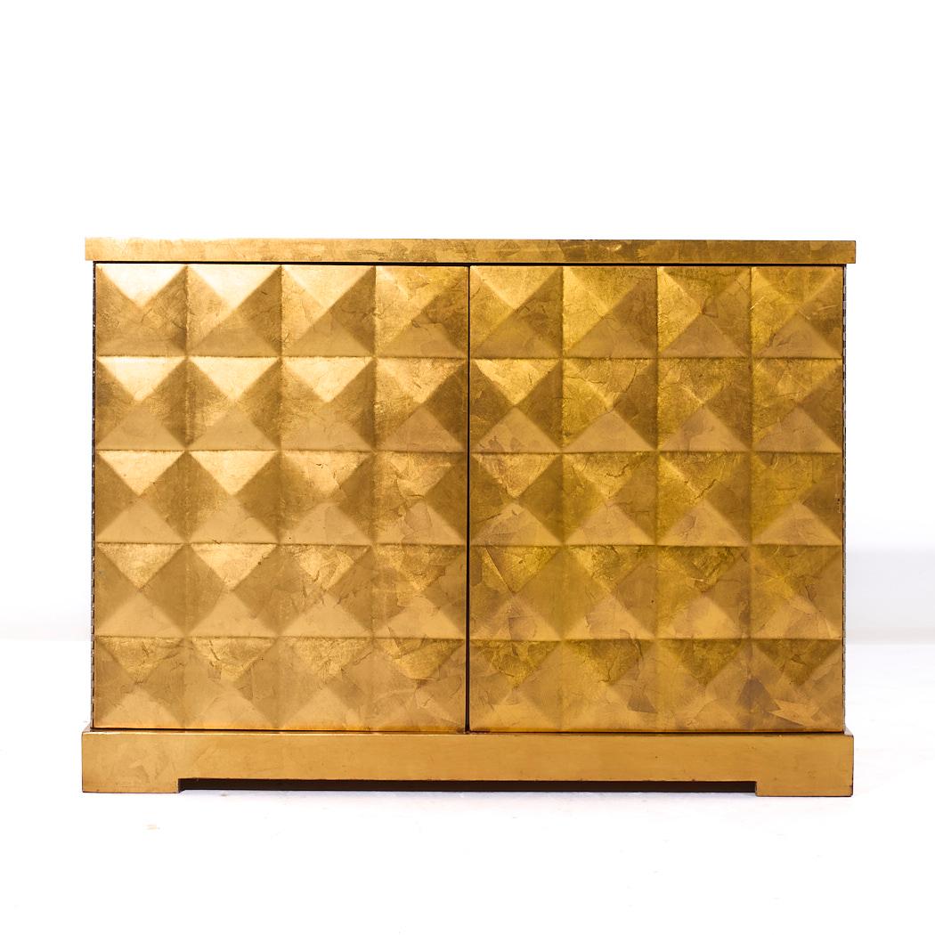 Barbara Barry per Baker Credenza mobile in foglia d'oro del Medioevo

Questo mobile misura: 49,25 larghezza x 18,75 profondità x 35,5 pollici di altezza 

Scattiamo le nostre foto in uno studio a illuminazione controllata per mostrare il maggior