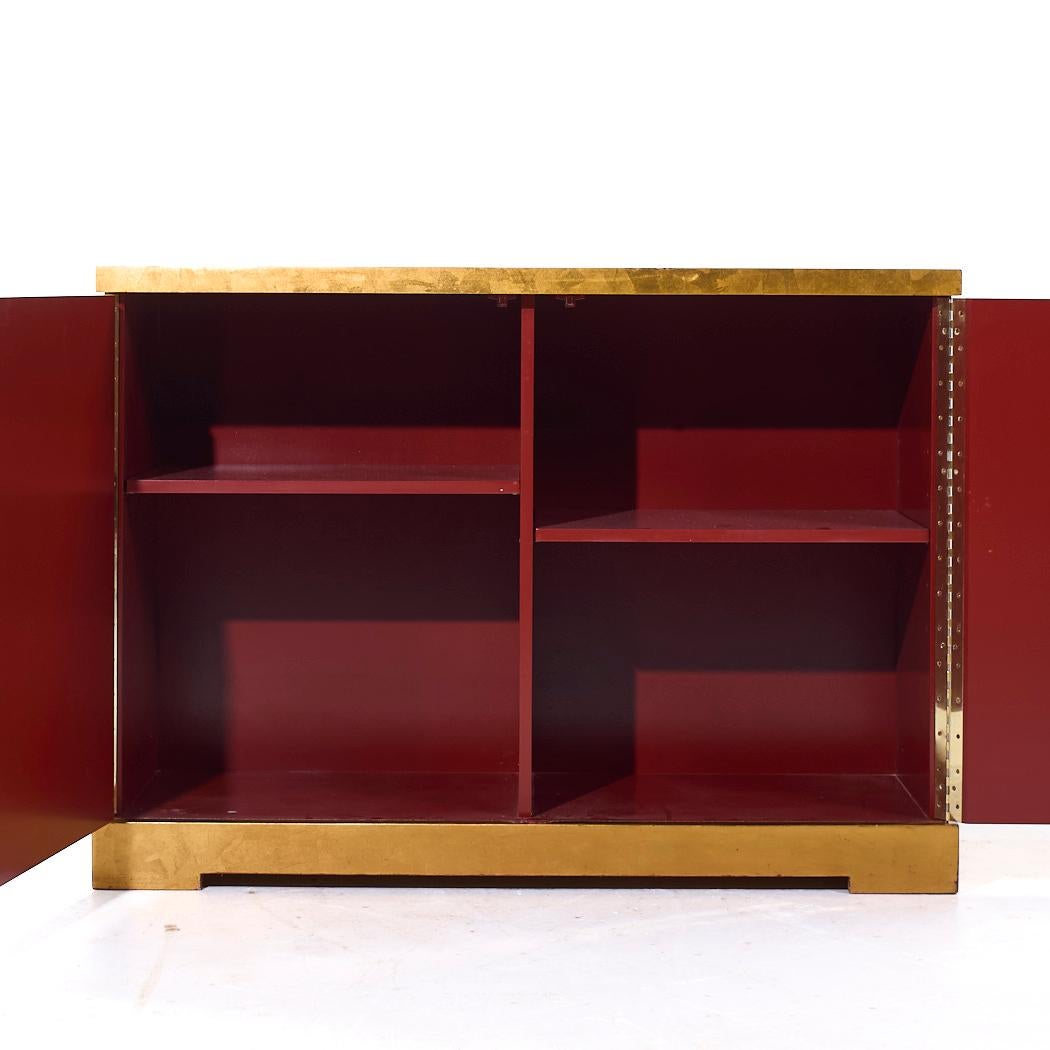 Foglia d’oro Barbara Barry per Baker Credenza mobile in foglia d'oro del Medioevo in vendita