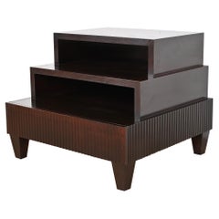 Barbara Barry pour Baker - Table d'appoint à trois niveaux en acajou foncé de style Régence moderne
