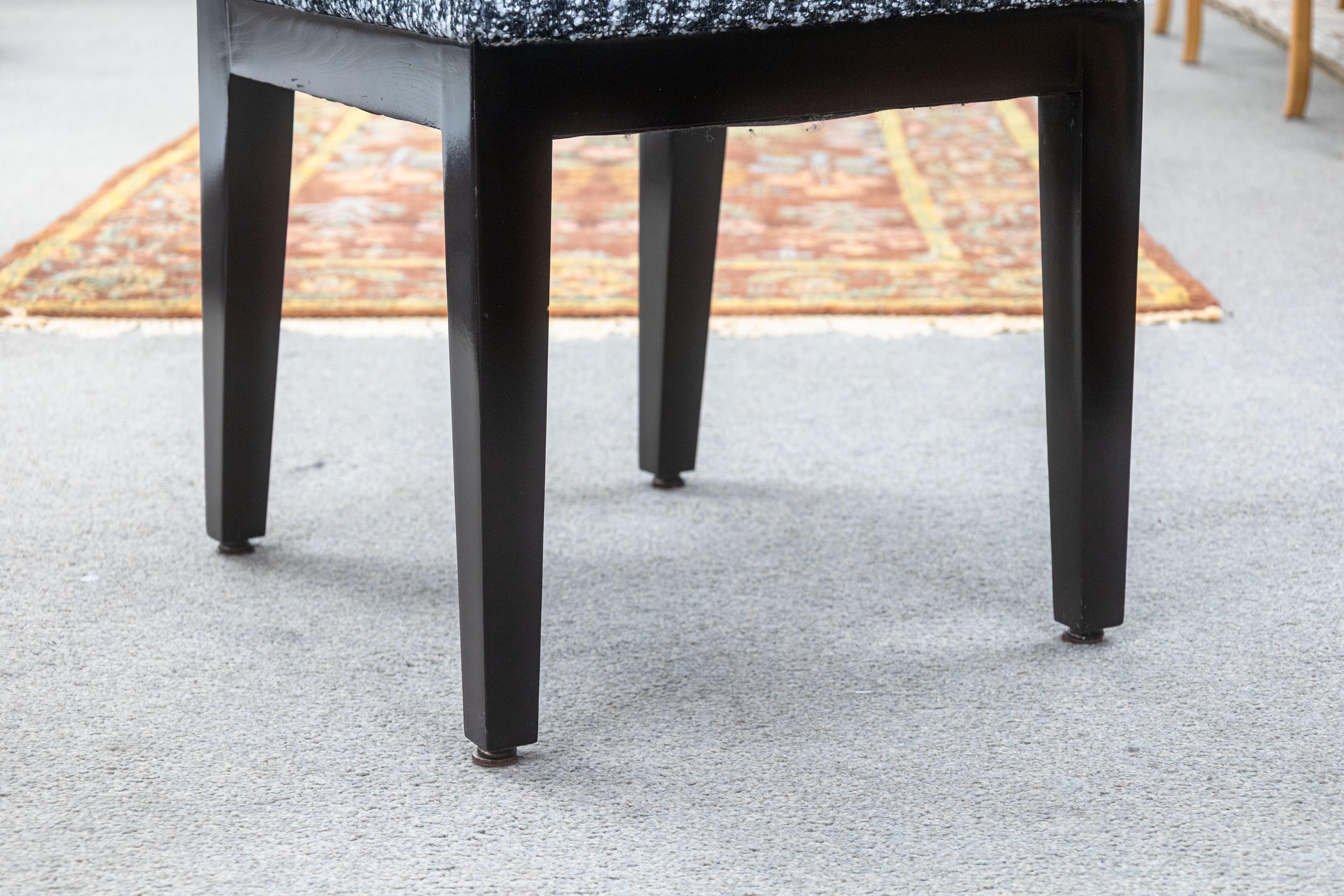 Barbara Barry pour Baker & Black Ensemble de 10 chaises de salle à manger en tissu laqué noir et blanc en vente 3