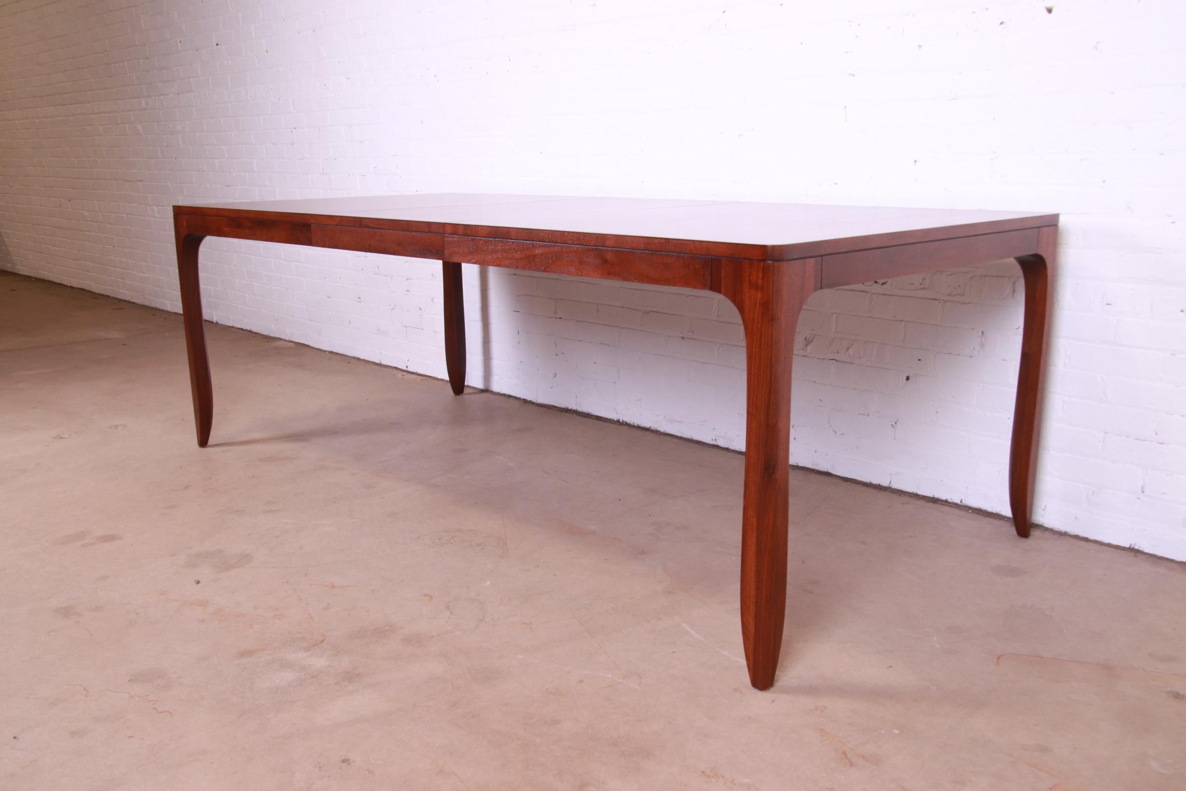 Barbara Barry for Henredon Elegant Modern Walnut Dining Table, Newly Refinished In Good Condition In South Bend, IN