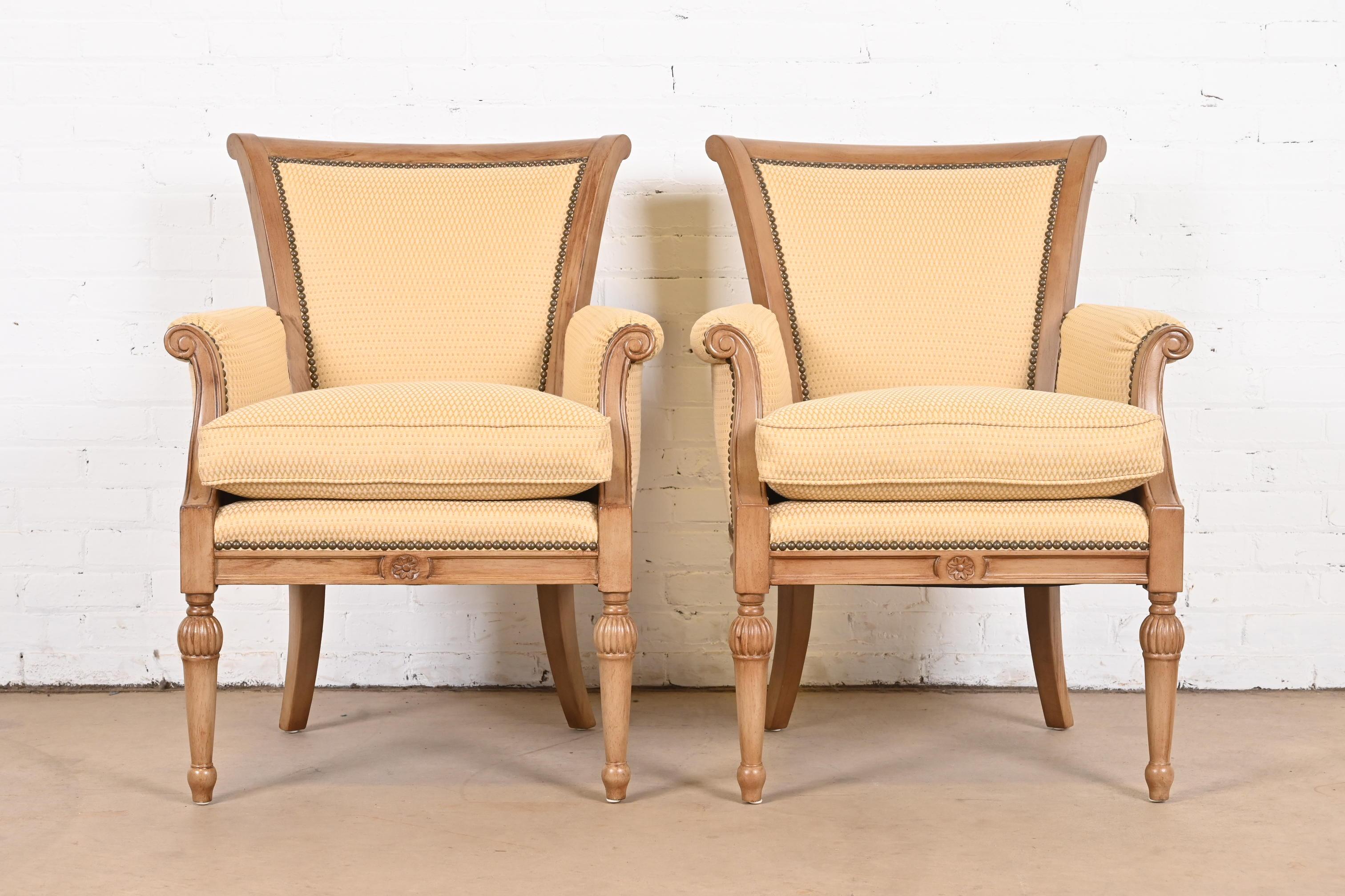 Barbara Barry for Henredon French Regency Louis XVI Bergere Chairs, Pair In Good Condition For Sale In South Bend, IN