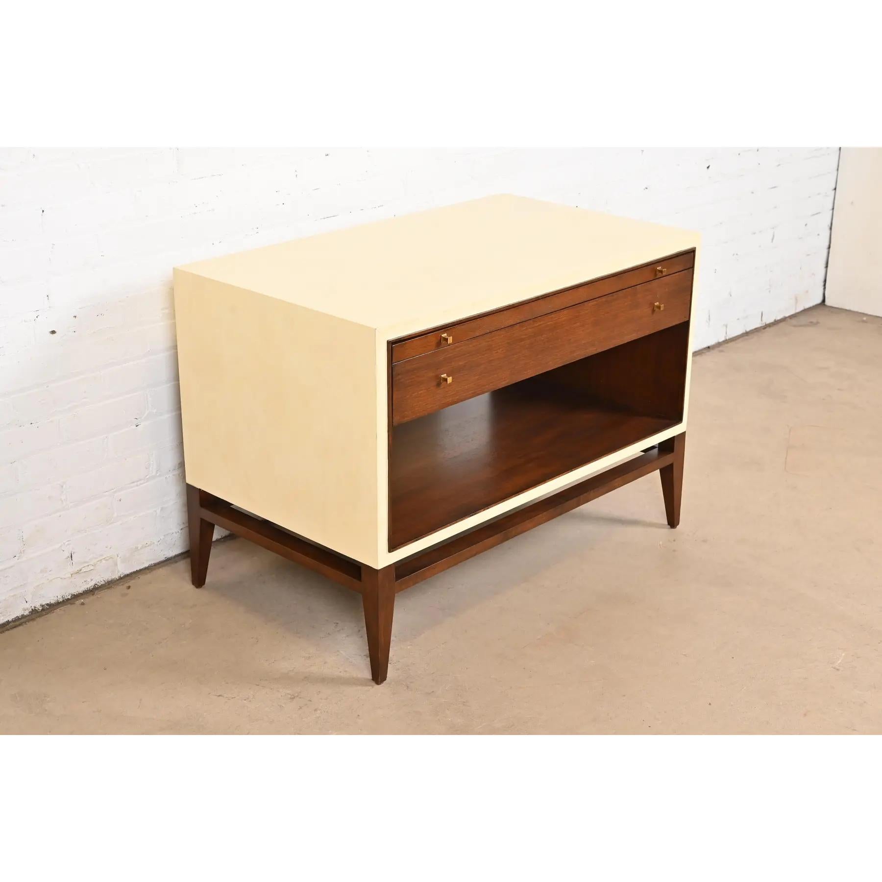 Barbara Barry for Henredon Modern Walnut and Cream Lacquered Console Cabinet In Good Condition For Sale In South Bend, IN