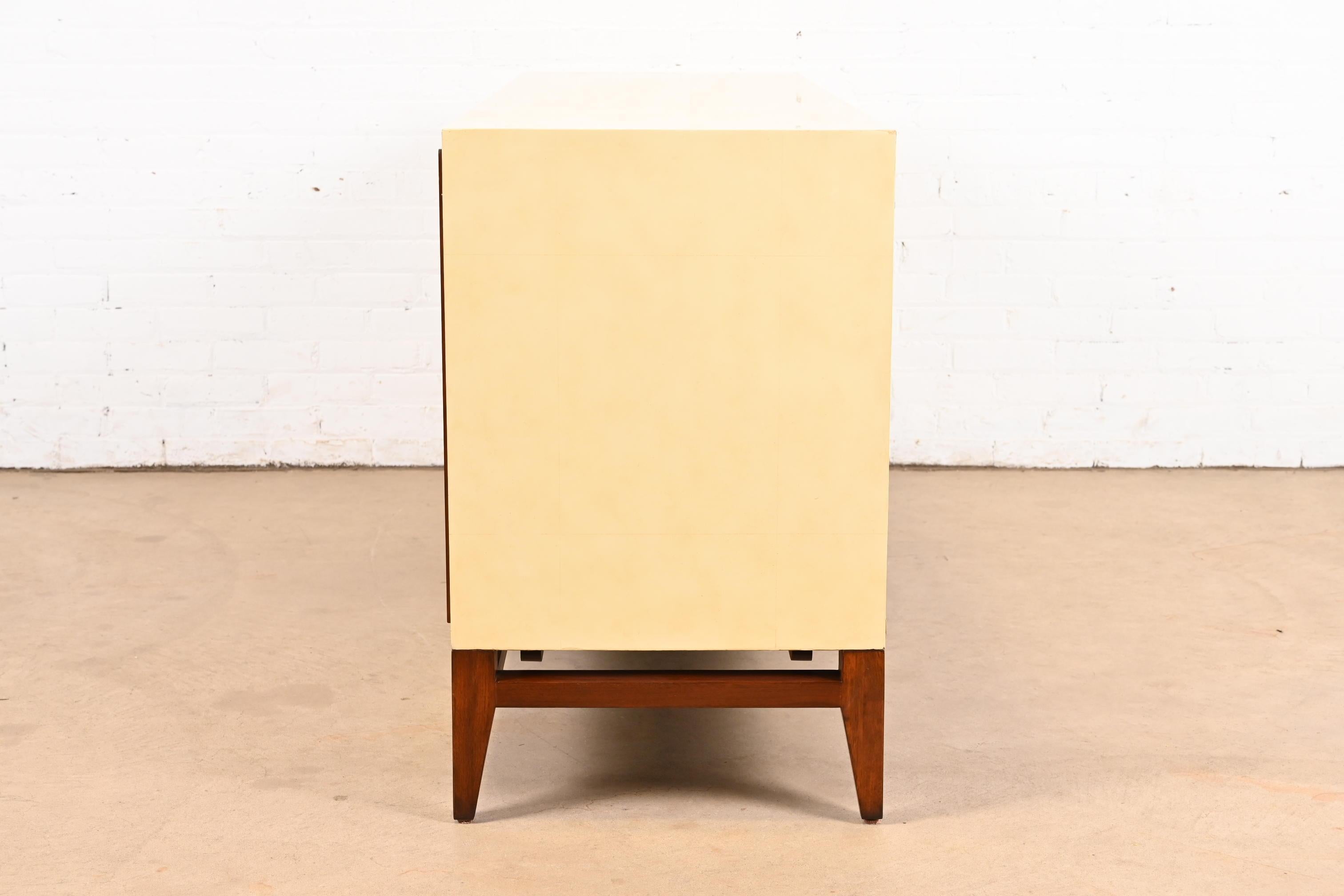 Barbara Barry for Henredon Modern Walnut and Cream Lacquered Sideboard Credenza For Sale 4